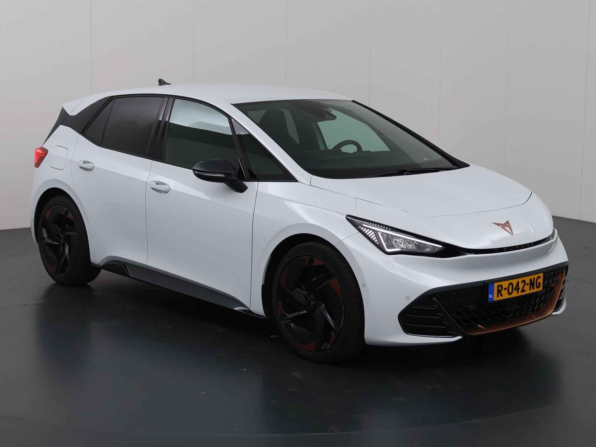 CUPRA Born Copper Edition 62 kWh | Navigatie | digitaal dashboard | keyless go | parkeercamera | Climate Control | Cruise Control Adaptief | - 24/35