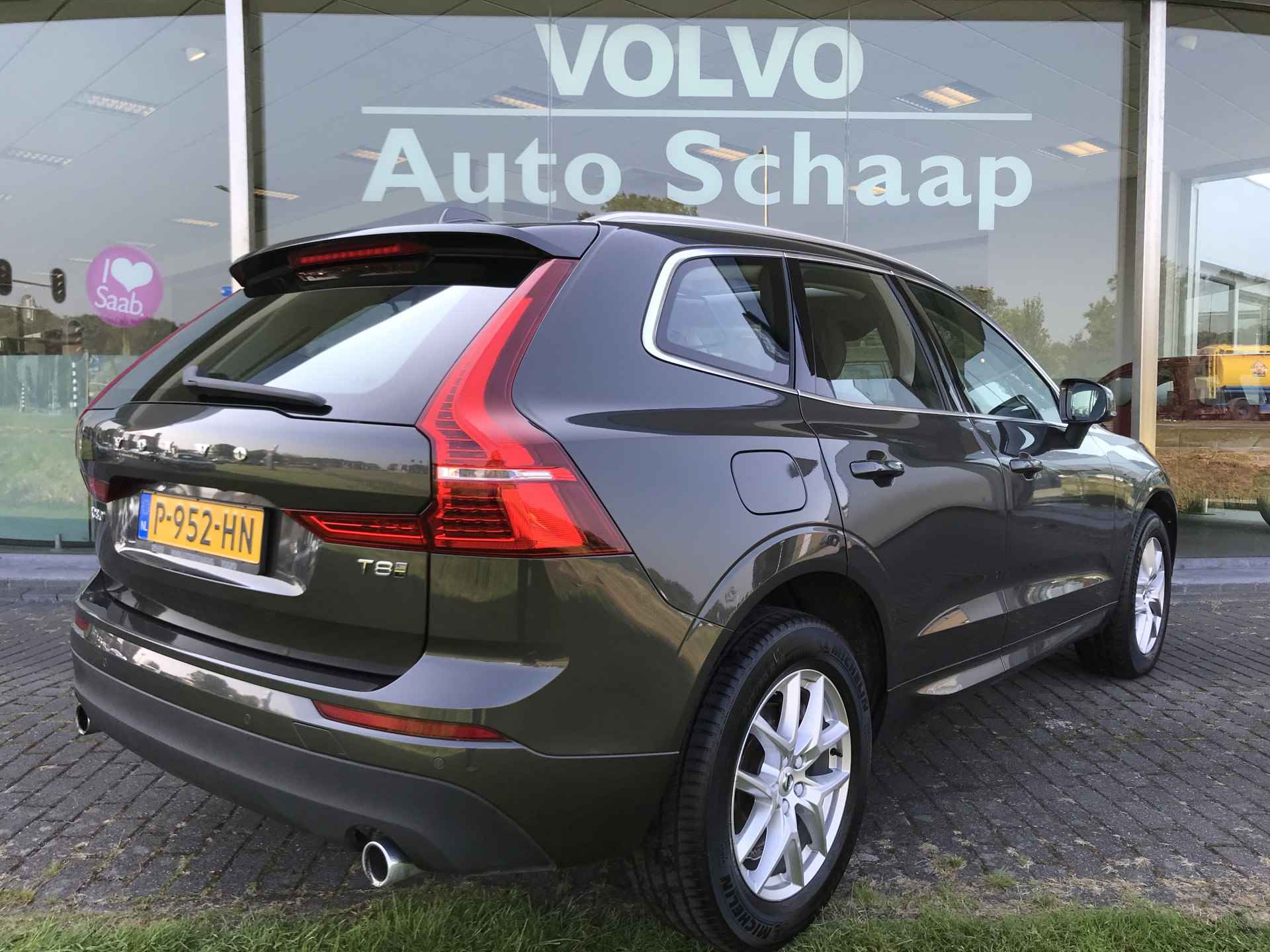 Volvo XC60 2.0 T8 Twin Engine AWD Momentum Automaat | Rijklaar incl garantie | Panoramadak Volvo on Call Trekhaak Leer - 5/36