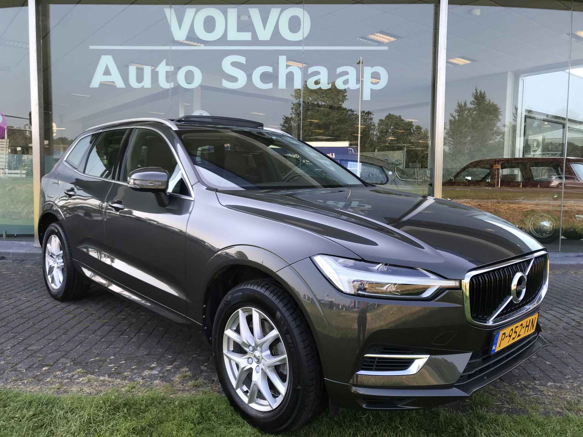 Volvo XC60 2.0 T8 Twin Engine AWD Momentum Automaat | Rijklaar incl garantie | Panoramadak Volvo on Call Trekhaak Leer - 7/36