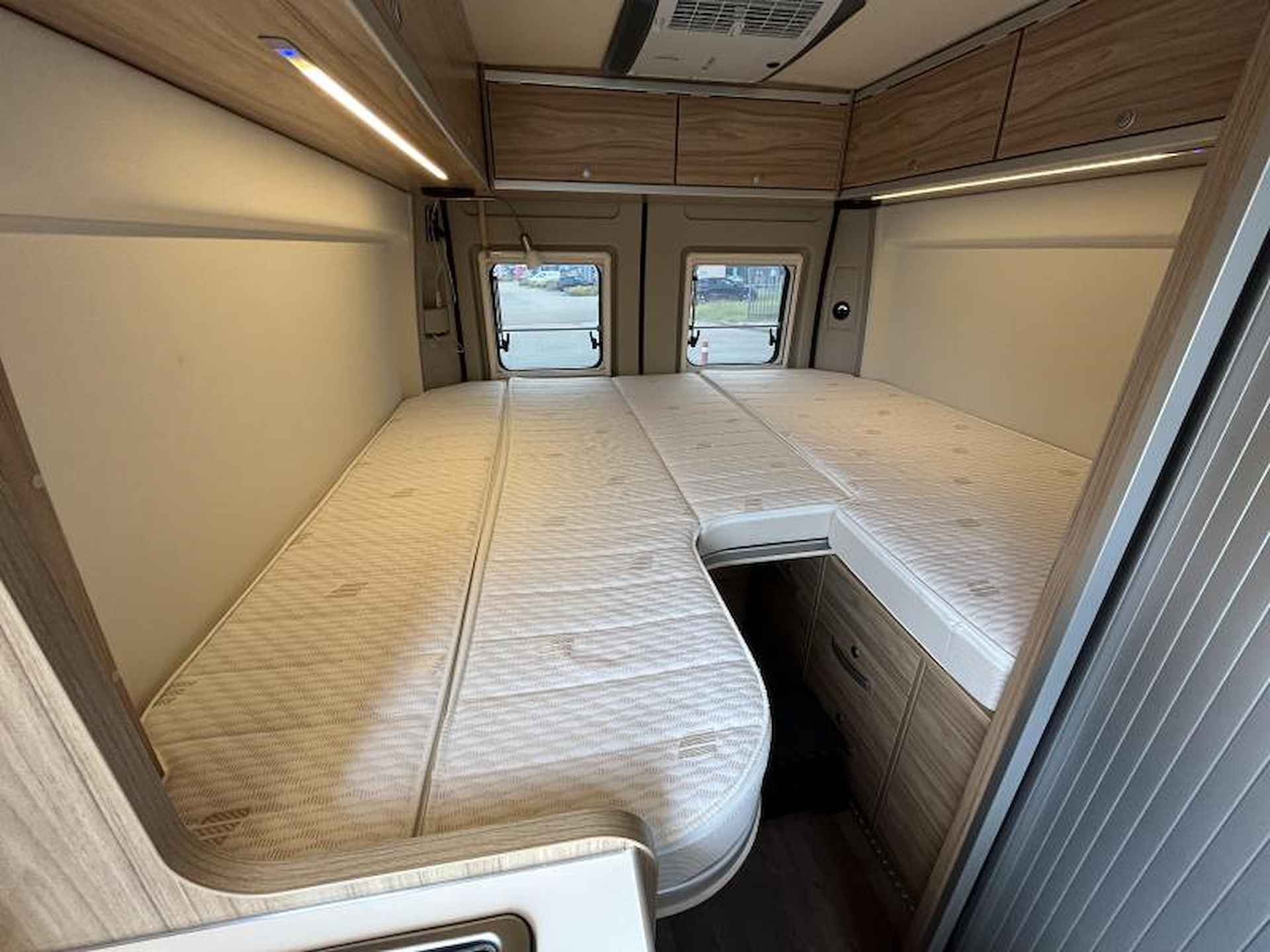 Hymer Yosemite 600 9tr aut. 160pk Lengtebed - 20/23