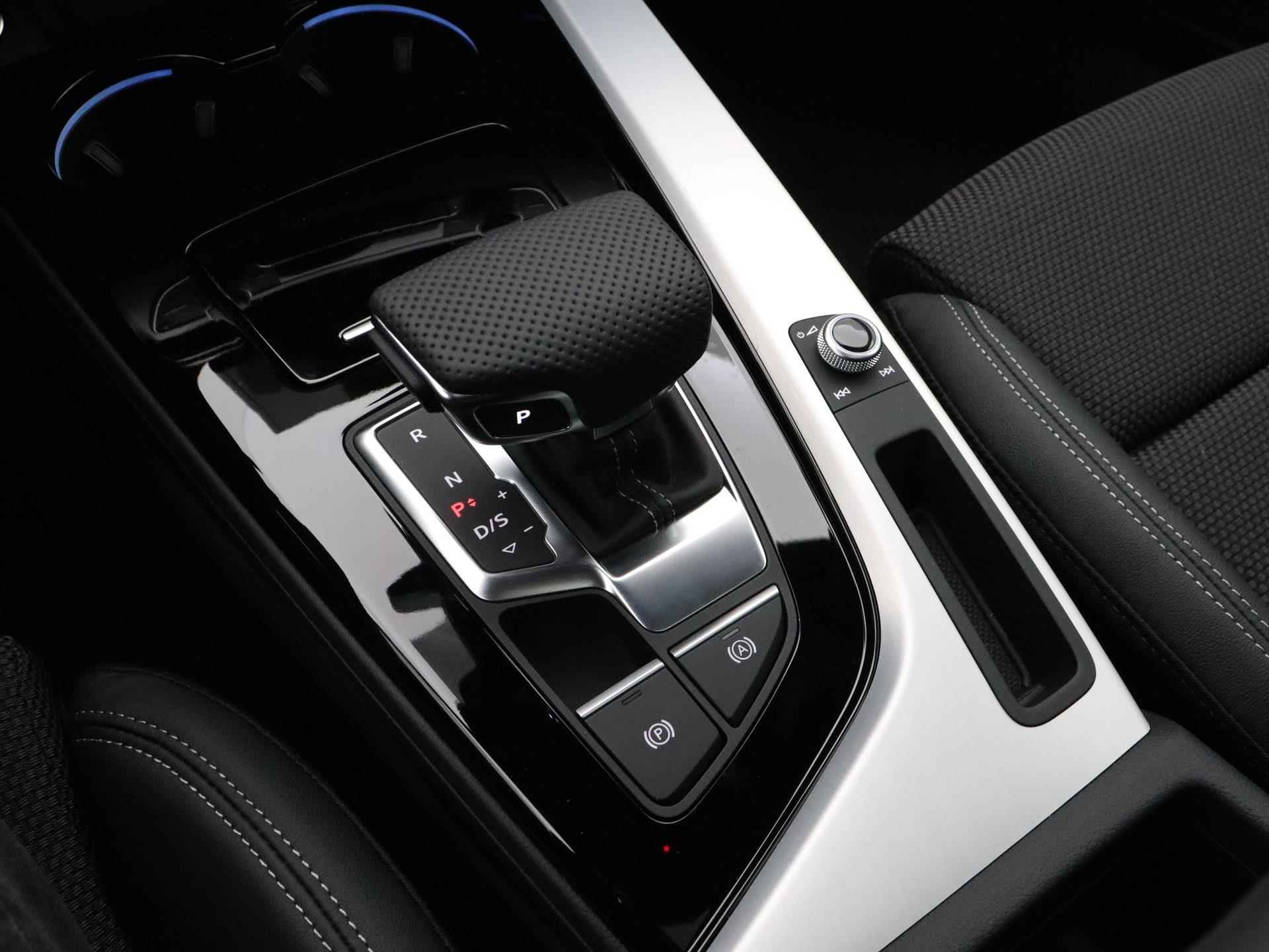 Audi A5 Sportback S edition Competition 35 TFSI 150 pk | Panoramadak | Parkeerhulp + | Optiekpakket zwart + | Spiegelkappen zwart | Verwarmbare voorstoelen - 27/33