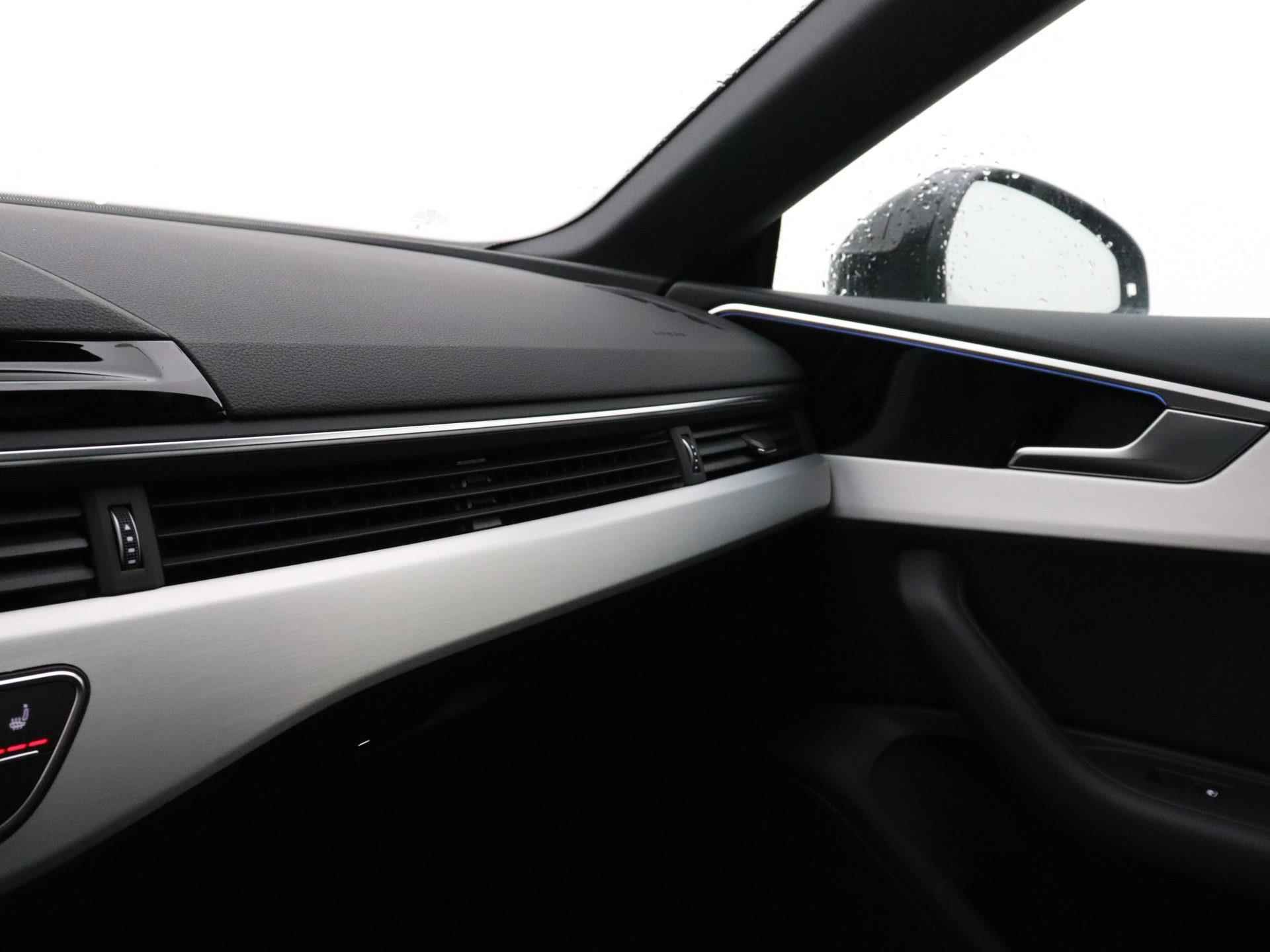 Audi A5 Sportback S edition Competition 35 TFSI 150 pk | Panoramadak | Parkeerhulp + | Optiekpakket zwart + | Spiegelkappen zwart | Verwarmbare voorstoelen - 28/33