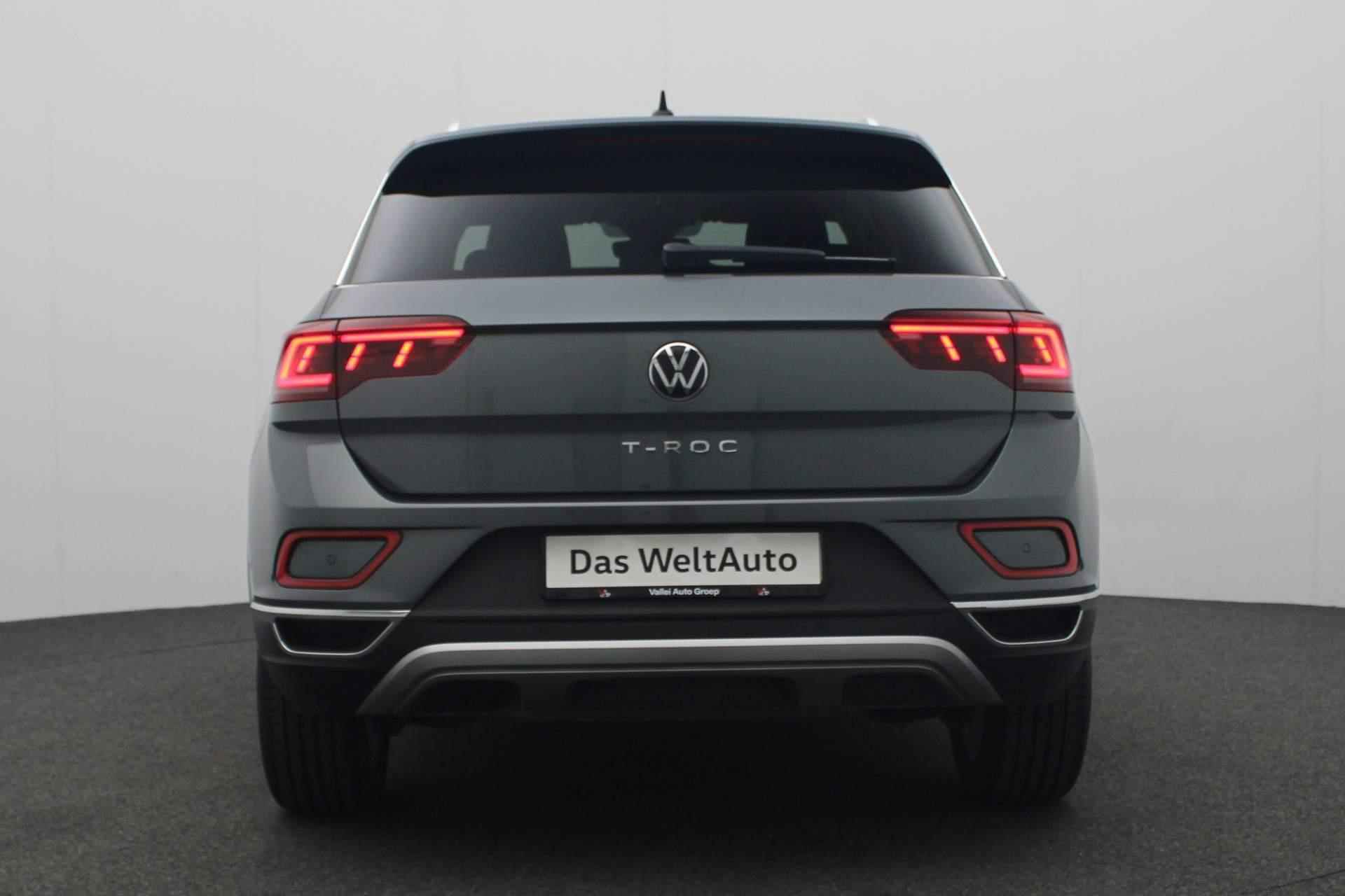 Volkswagen T-Roc 1.5 TSI 150PK DSG Style | IQ Light | Navi | Camera | ACC | Stoelverwarming | 17 inch - 15/35