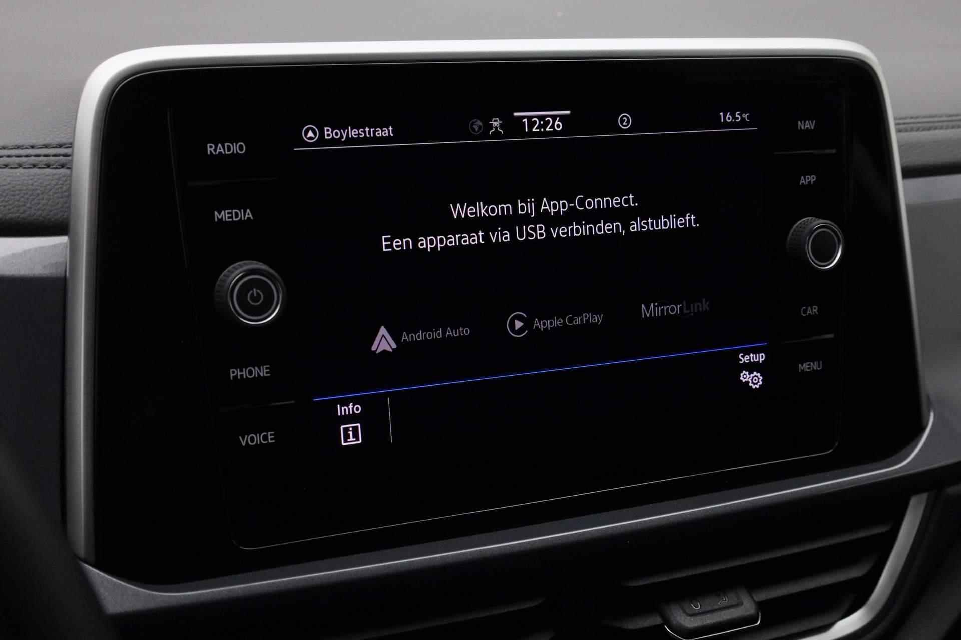 Volkswagen T-Roc 1.5 TSI 150PK DSG Style | IQ Light | Navi | Camera | ACC | Stoelverwarming | 17 inch - 25/35