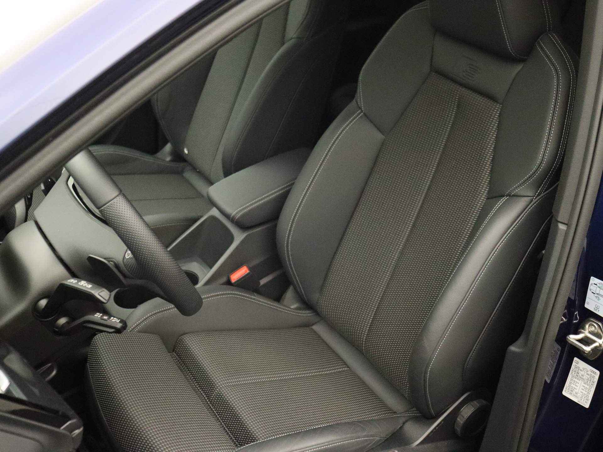 Audi Q4 Sportback e-tron S edition 40 77 kWh | Matrix | Adaptive-cruise | Stoelverwarming | Smartphone-interface | Achterruitrijcamera | 20- inch | - 11/41