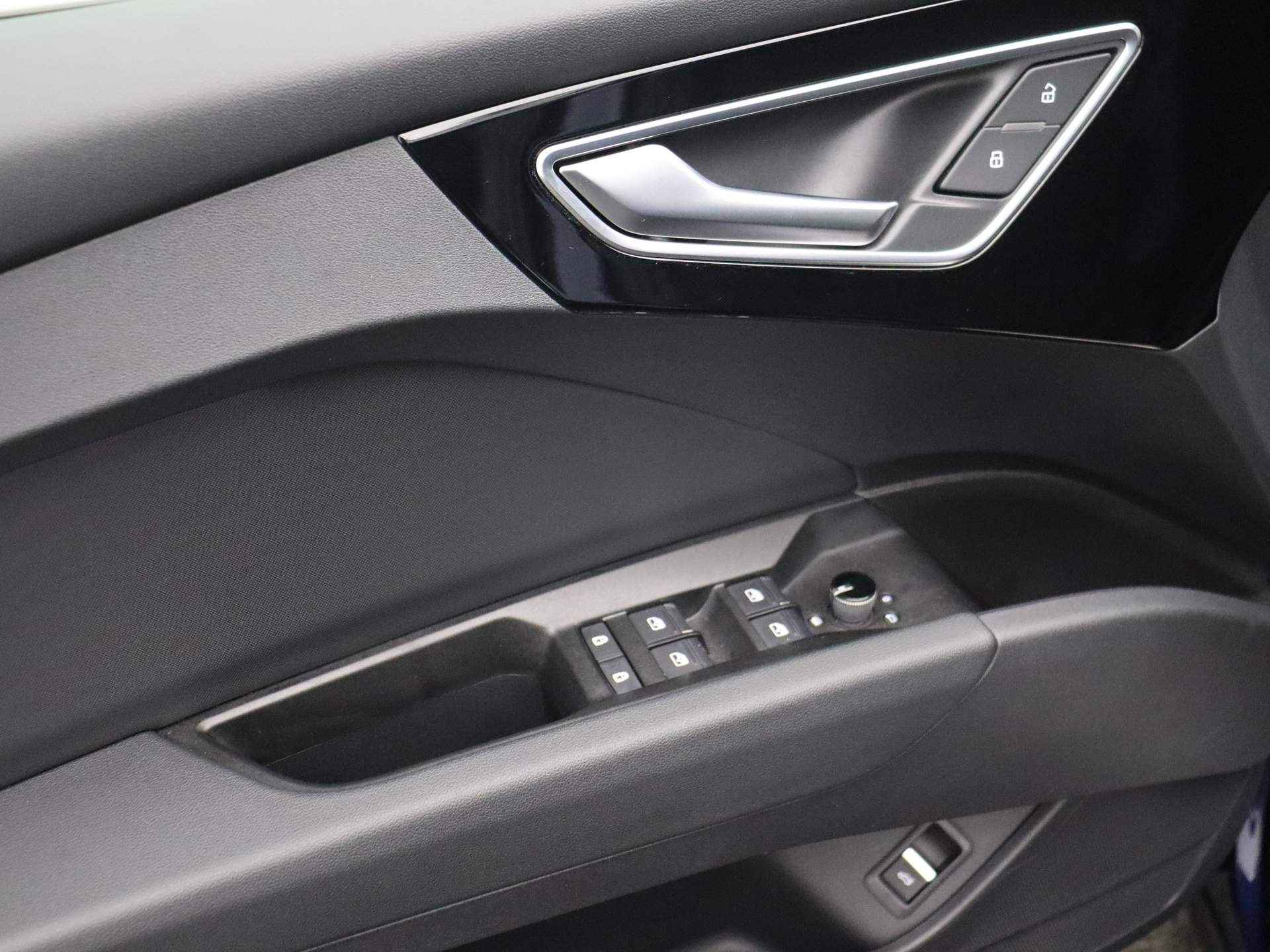 Audi Q4 Sportback e-tron S edition 40 77 kWh | Matrix | Adaptive-cruise | Stoelverwarming | Smartphone-interface | Achterruitrijcamera | 20- inch | - 12/41