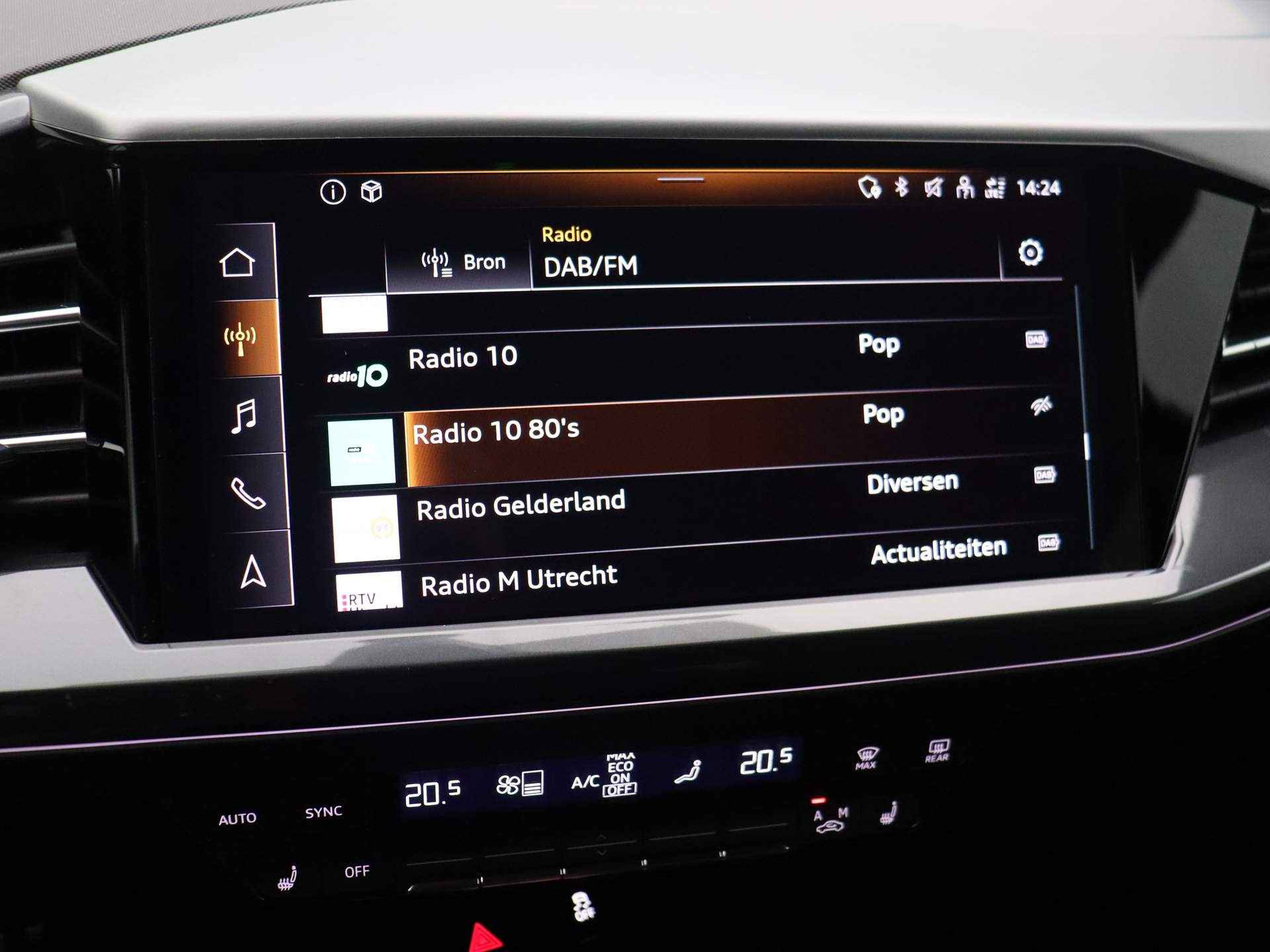 Audi Q4 Sportback e-tron S edition 40 77 kWh | Matrix | Adaptive-cruise | Stoelverwarming | Smartphone-interface | Achterruitrijcamera | 20- inch | - 25/41