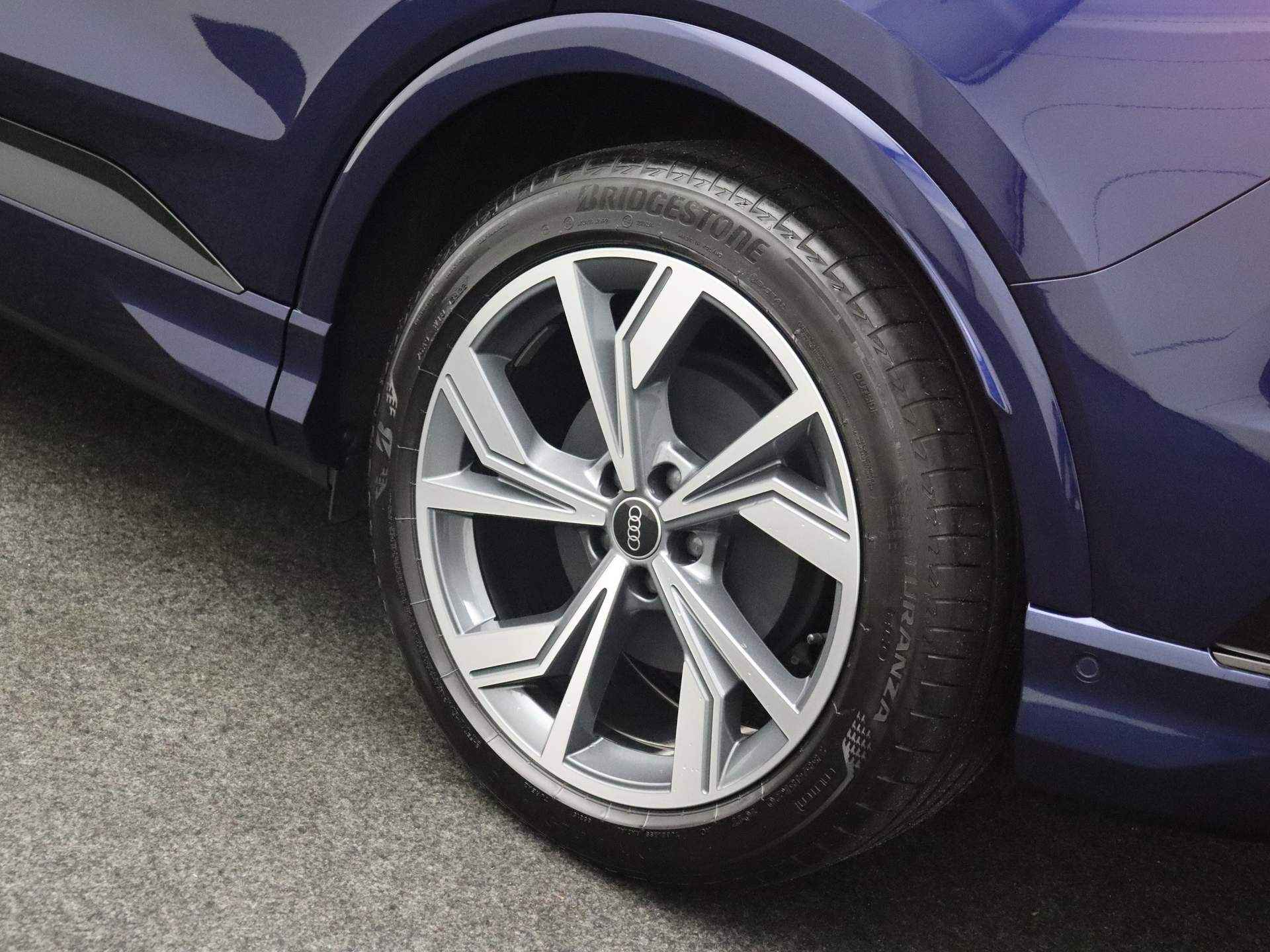 Audi Q4 Sportback e-tron S edition 40 77 kWh | Matrix | Adaptive-cruise | Stoelverwarming | Smartphone-interface | Achterruitrijcamera | 20- inch | - 36/41