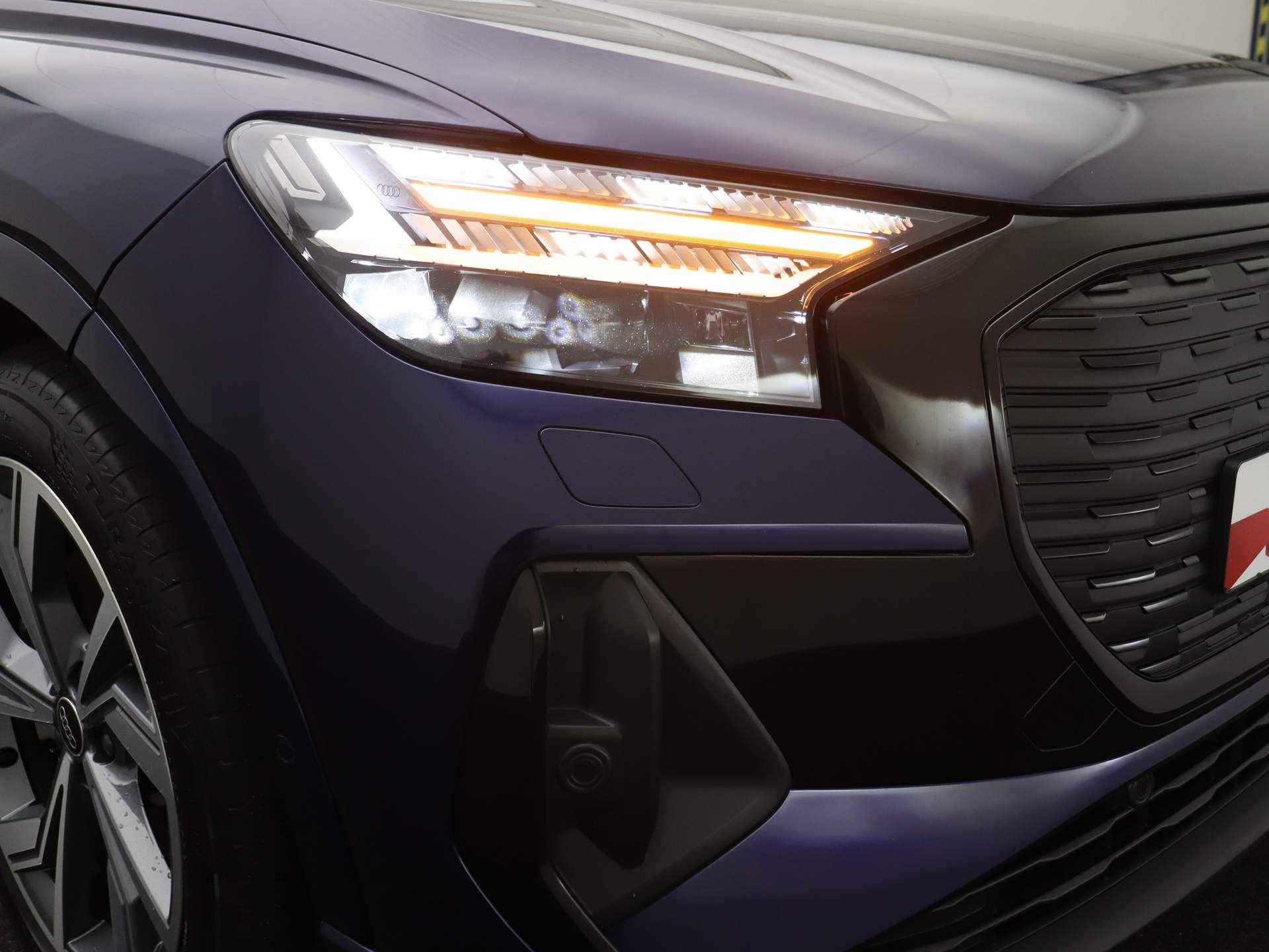 Audi Q4 Sportback e-tron S edition 40 77 kWh | Matrix | Adaptive-cruise | Stoelverwarming | Smartphone-interface | Achterruitrijcamera | 20- inch | - 37/41
