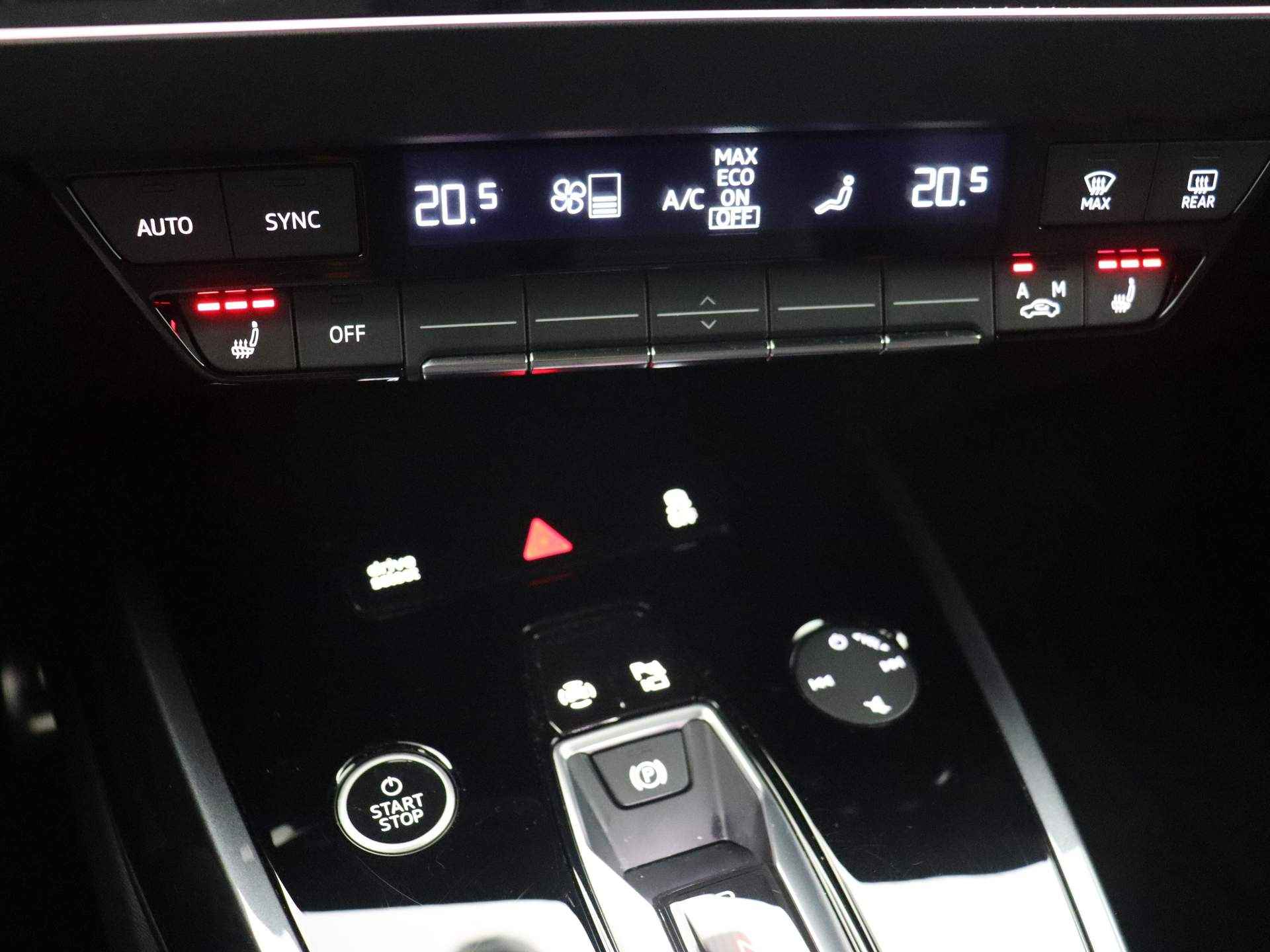 Audi Q4 Sportback e-tron S edition 40 77 kWh | Matrix | Adaptive-cruise | Stoelverwarming | Smartphone-interface | Achterruitrijcamera | 20- inch | - 38/41