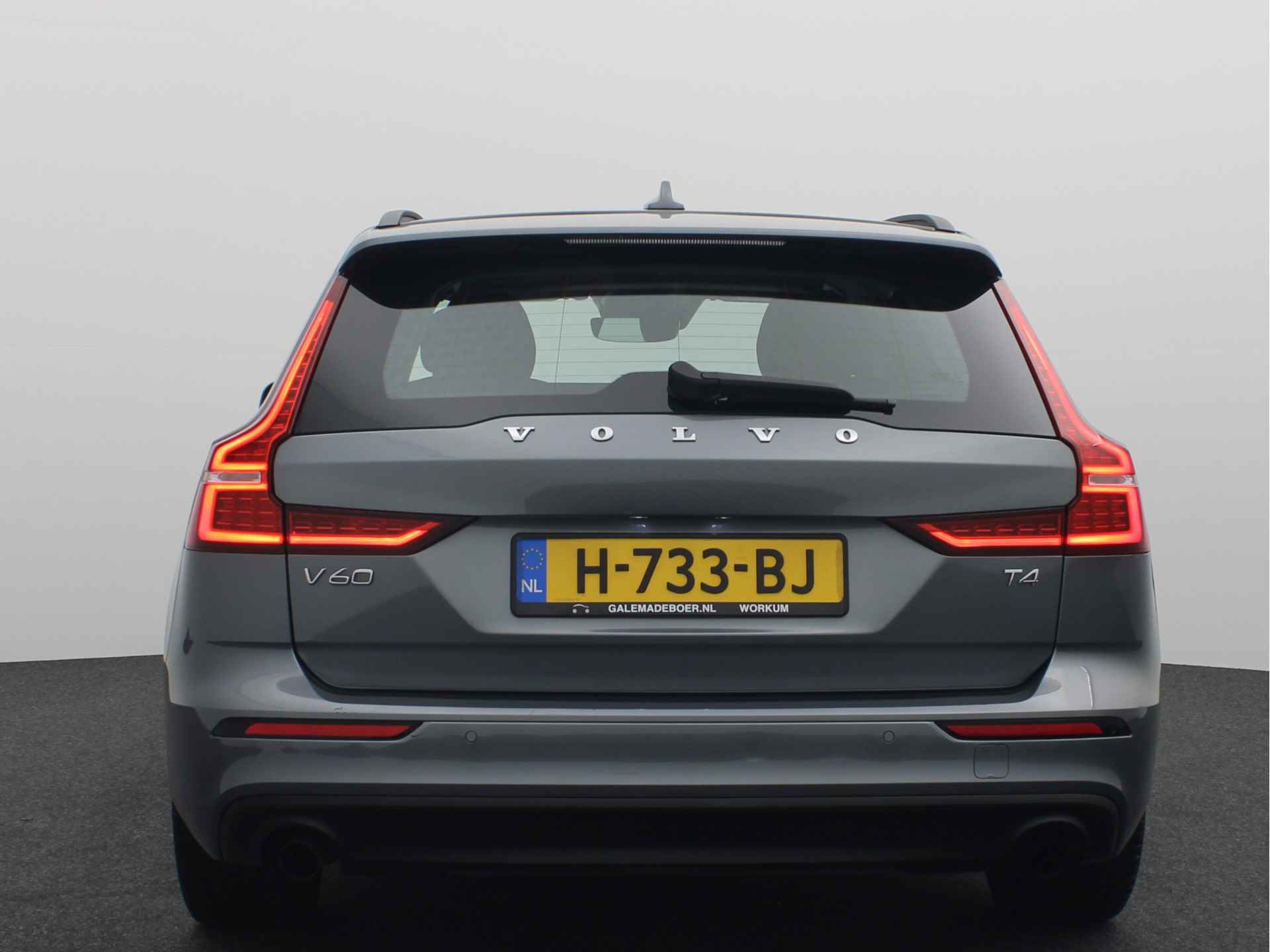 Volvo V60 2.0 T4 Momentum CARPLAY / DAB+ / ACC / DODEHOEK / NAVI / CLIMA / PDC / BLUETOOTH / NL-AUTO - 5/41