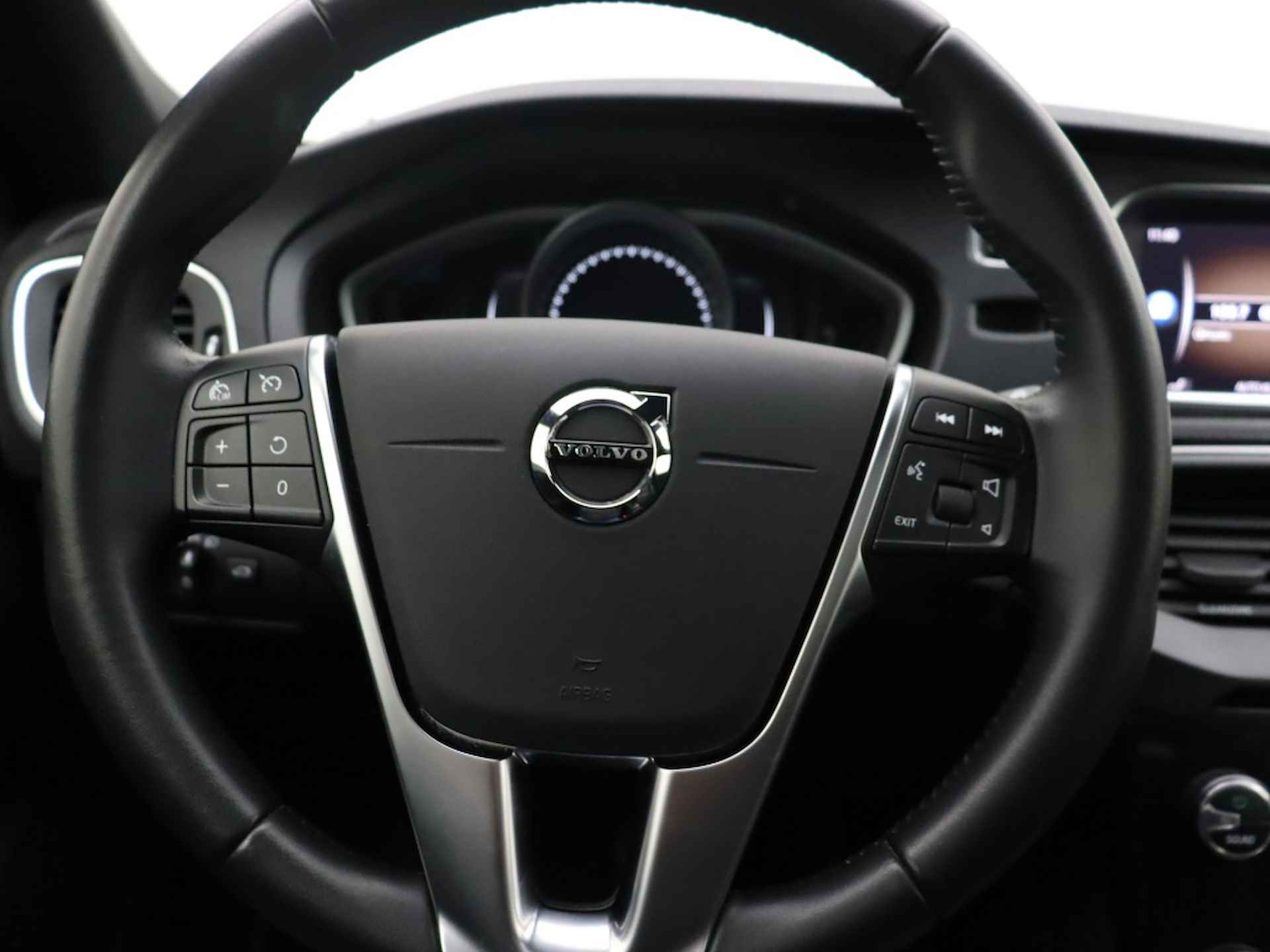 Volvo V40 Cross Country T3 AUT(6) EDITION LUXURY PANORAMADAK KEYLESS NAVI STOELVERWARMIN - 20/31