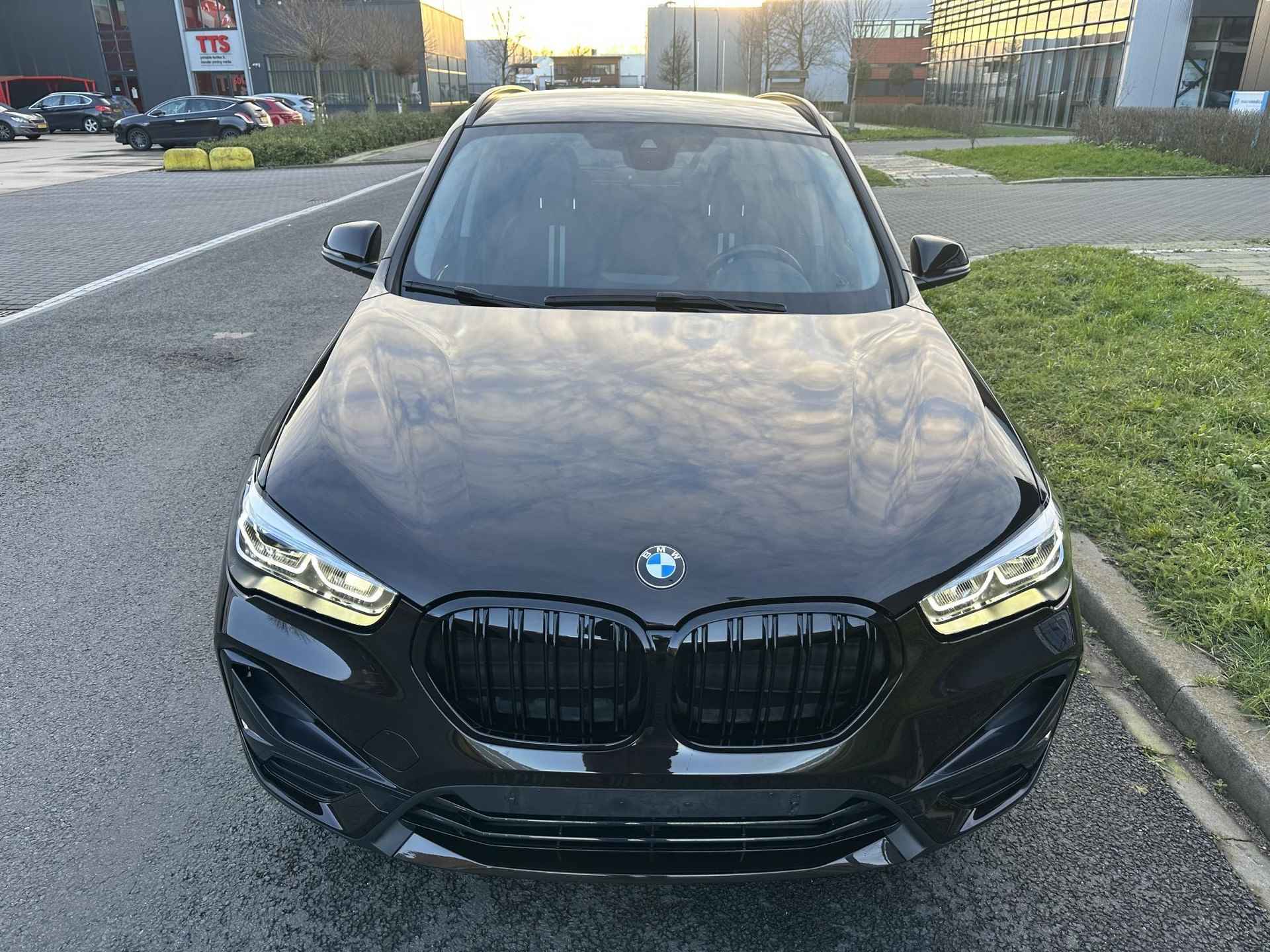 BMW X1 xDrive25e Sportline - 5/25