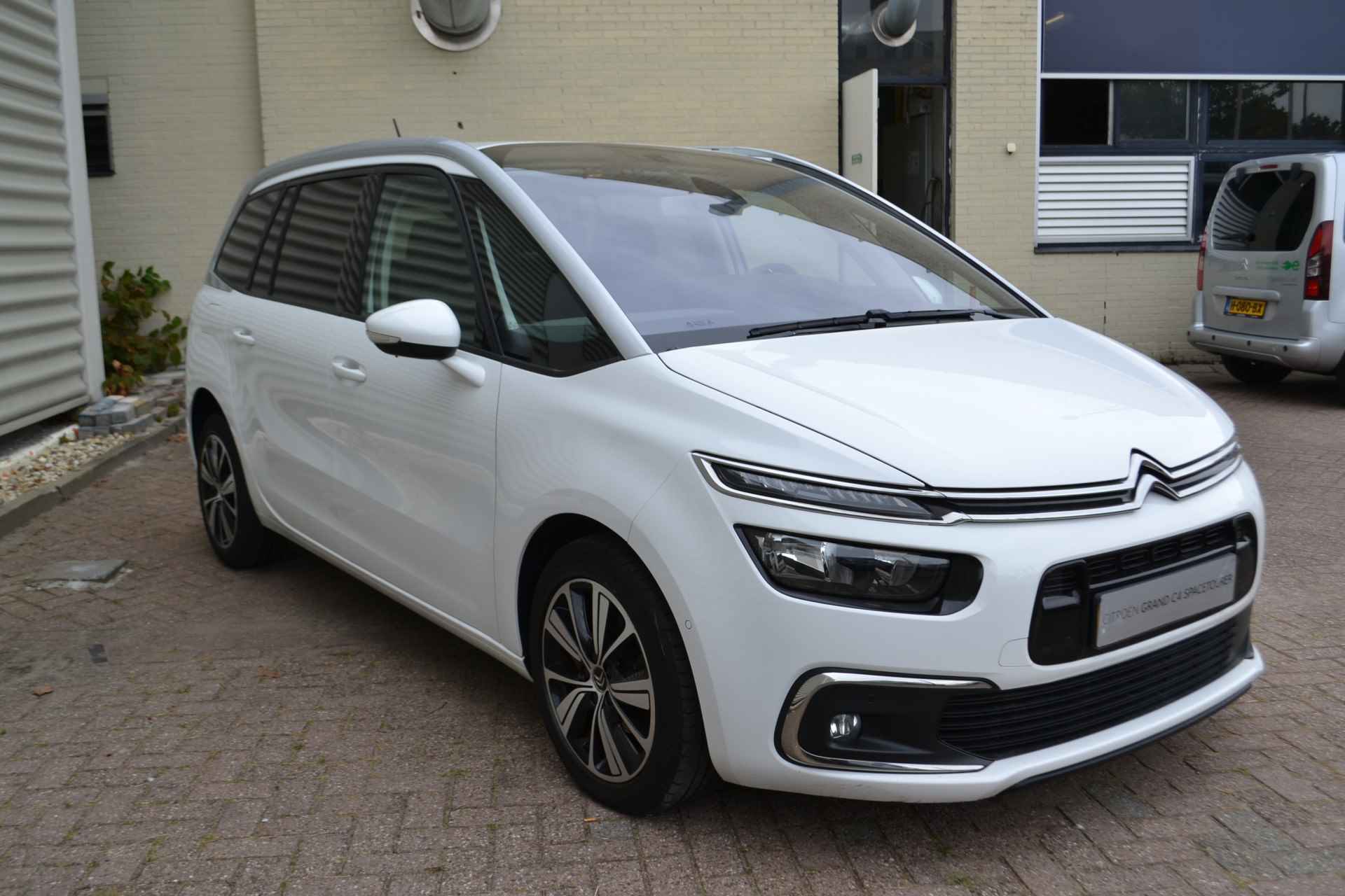 Citroën Grand C4 SpaceTourer Automaat Shine 1.2 PT 130PK EAT8 7 zits - 5/36