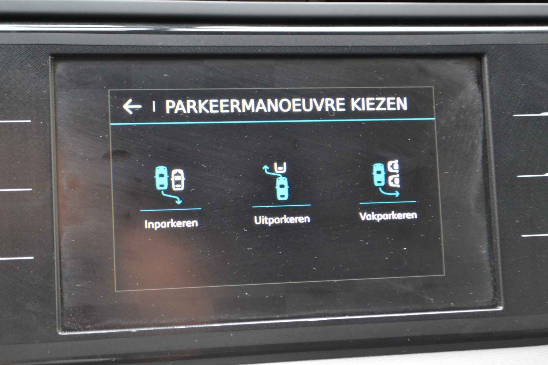 Citroën Grand C4 SpaceTourer Automaat Shine 1.2 PT 130PK EAT8 7 zits - 31/36