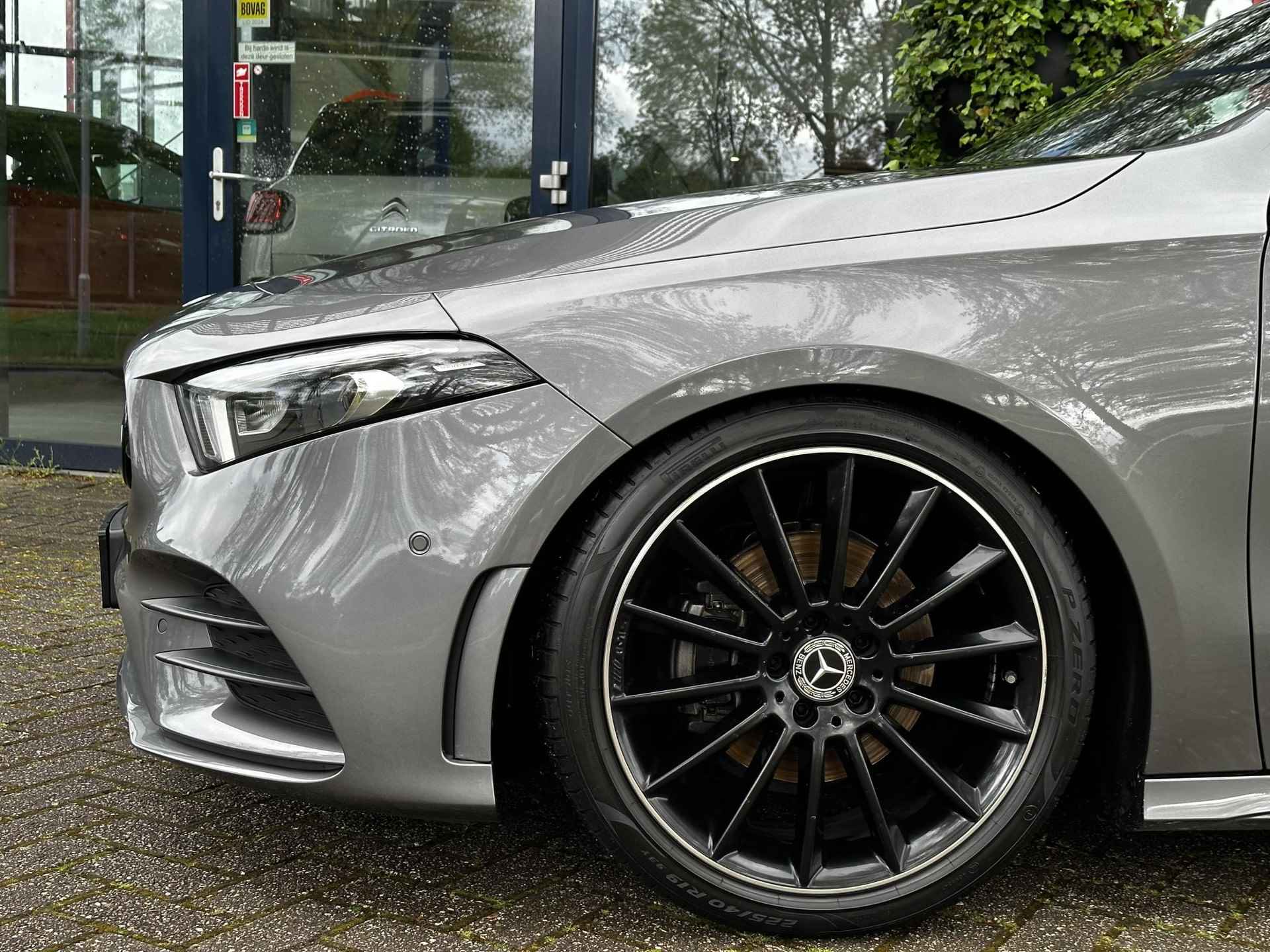 Mercedes-Benz A-klasse 200 Launch Edition Premium AUTOMAAT | Panodak | Sfeerverlichting | Widescreen | Carplay | Navi | 19 inch - 10/36
