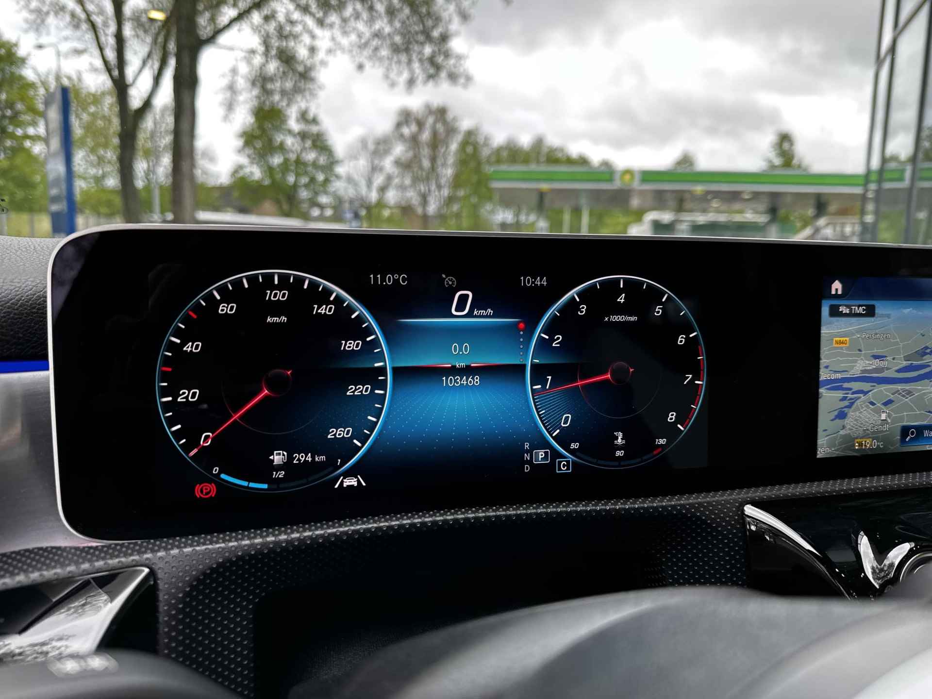 Mercedes-Benz A-klasse 200 Launch Edition Premium AUTOMAAT | Panodak | Sfeerverlichting | Widescreen | Carplay | Navi | 19 inch - 24/36