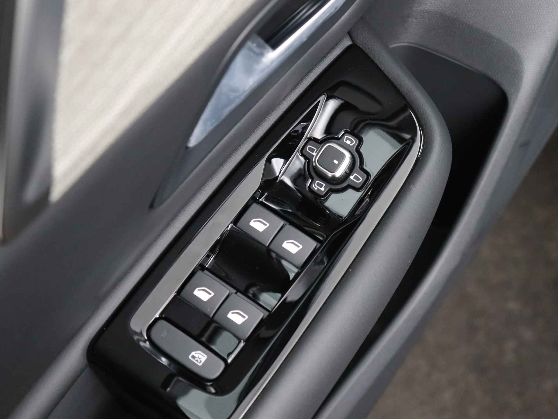 Citroën C5 X PureTech 130pk Automaat Business Plus | Rijklaar | Leder | Stoelverwarming / koeling | Head Up Display - 24/28