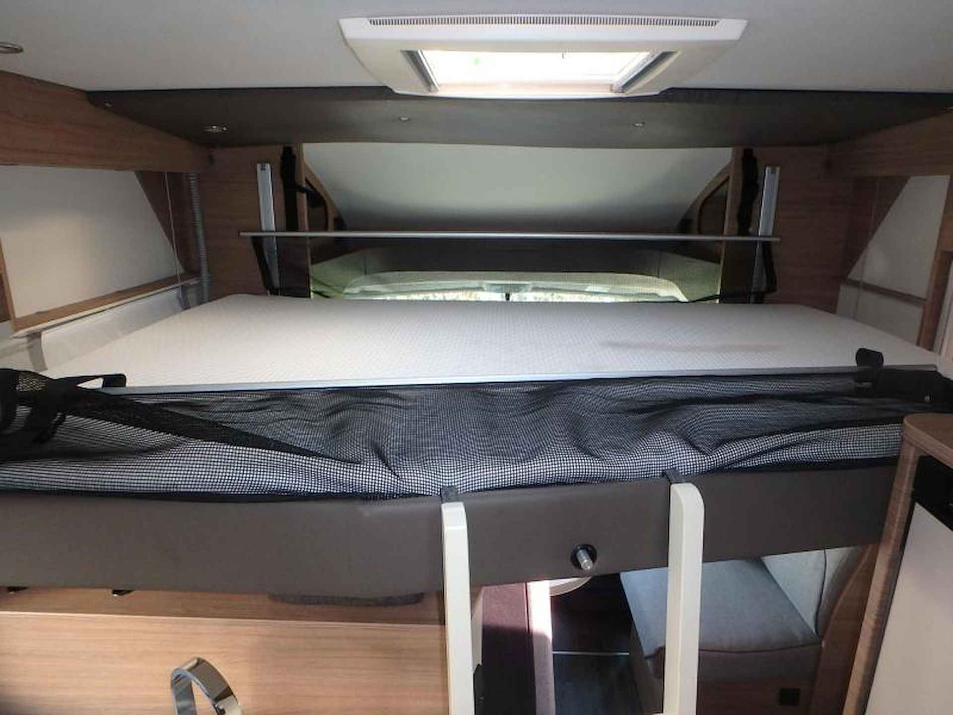 Knaus L!ve Wave 650 MX Hefbed - 17/24