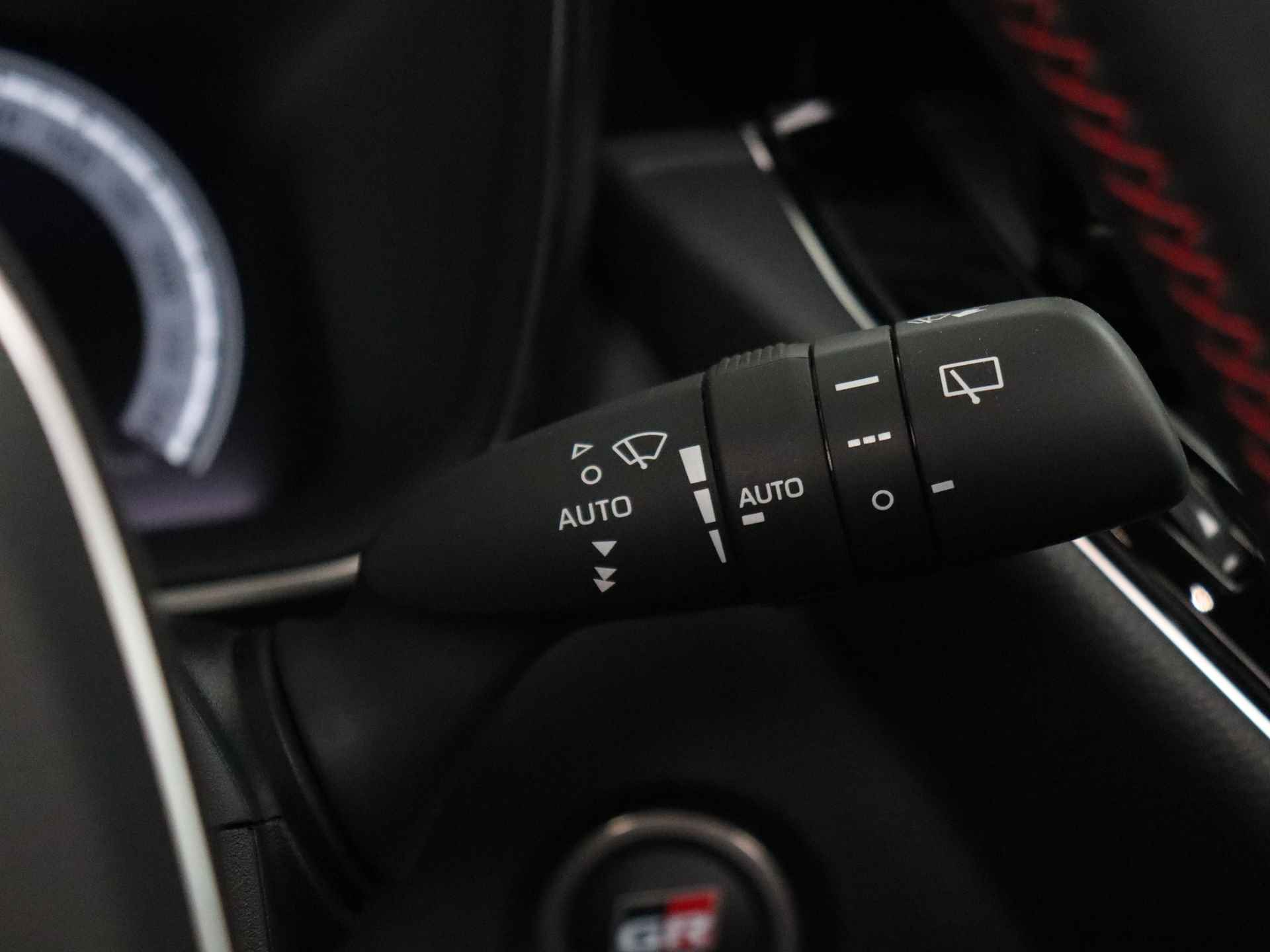 Toyota Corolla Touring Sports 2.0 High Power Hybrid GR Sport Plus | Panoramadak | JBL | Head-Up Display | Cloud Navigatie | Elektrische achterklep | Leder | - 24/44
