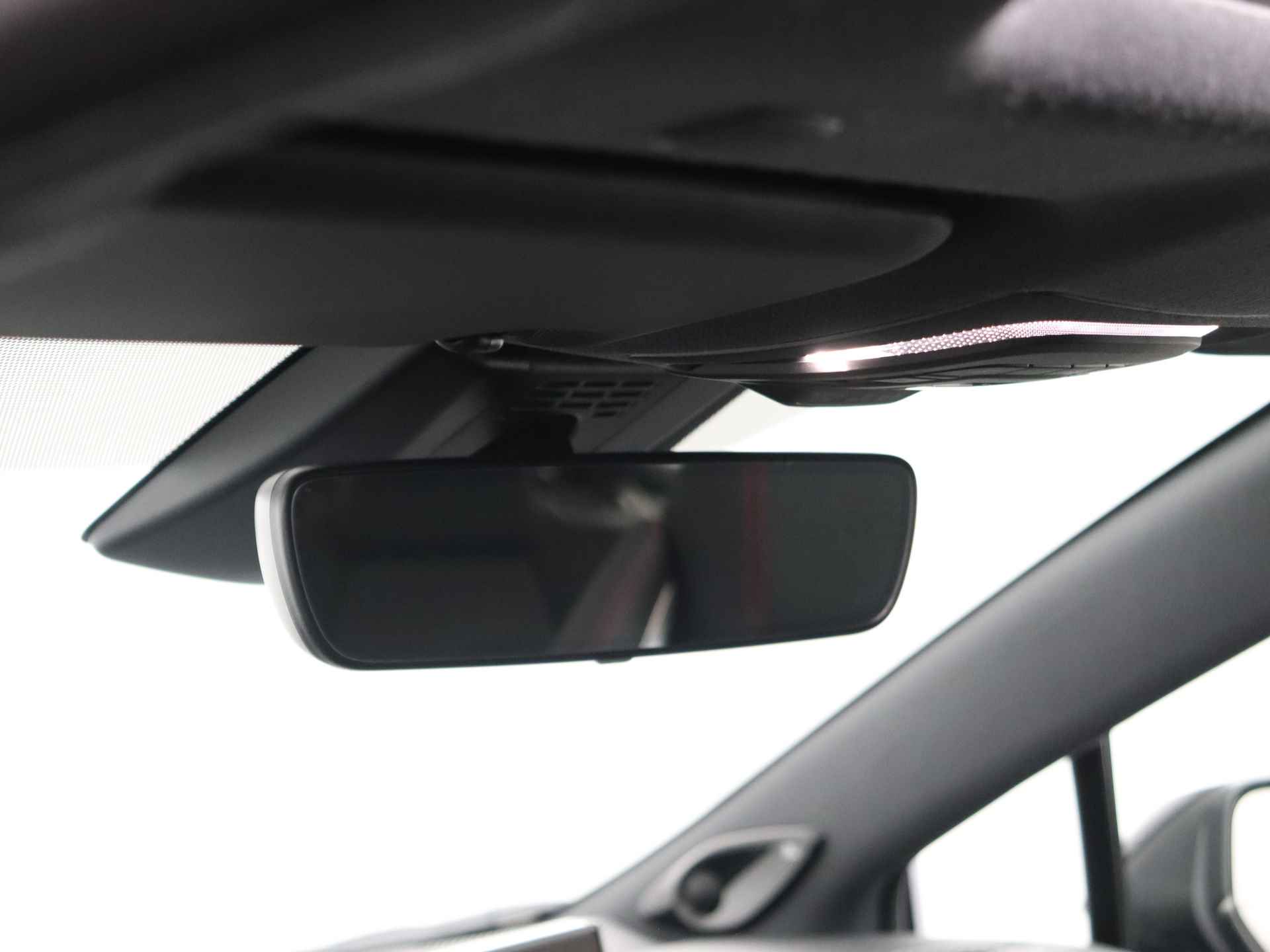 Toyota Corolla Touring Sports 2.0 High Power Hybrid GR Sport Plus | Panoramadak | JBL | Head-Up Display | Cloud Navigatie | Elektrische achterklep | Leder | - 30/44