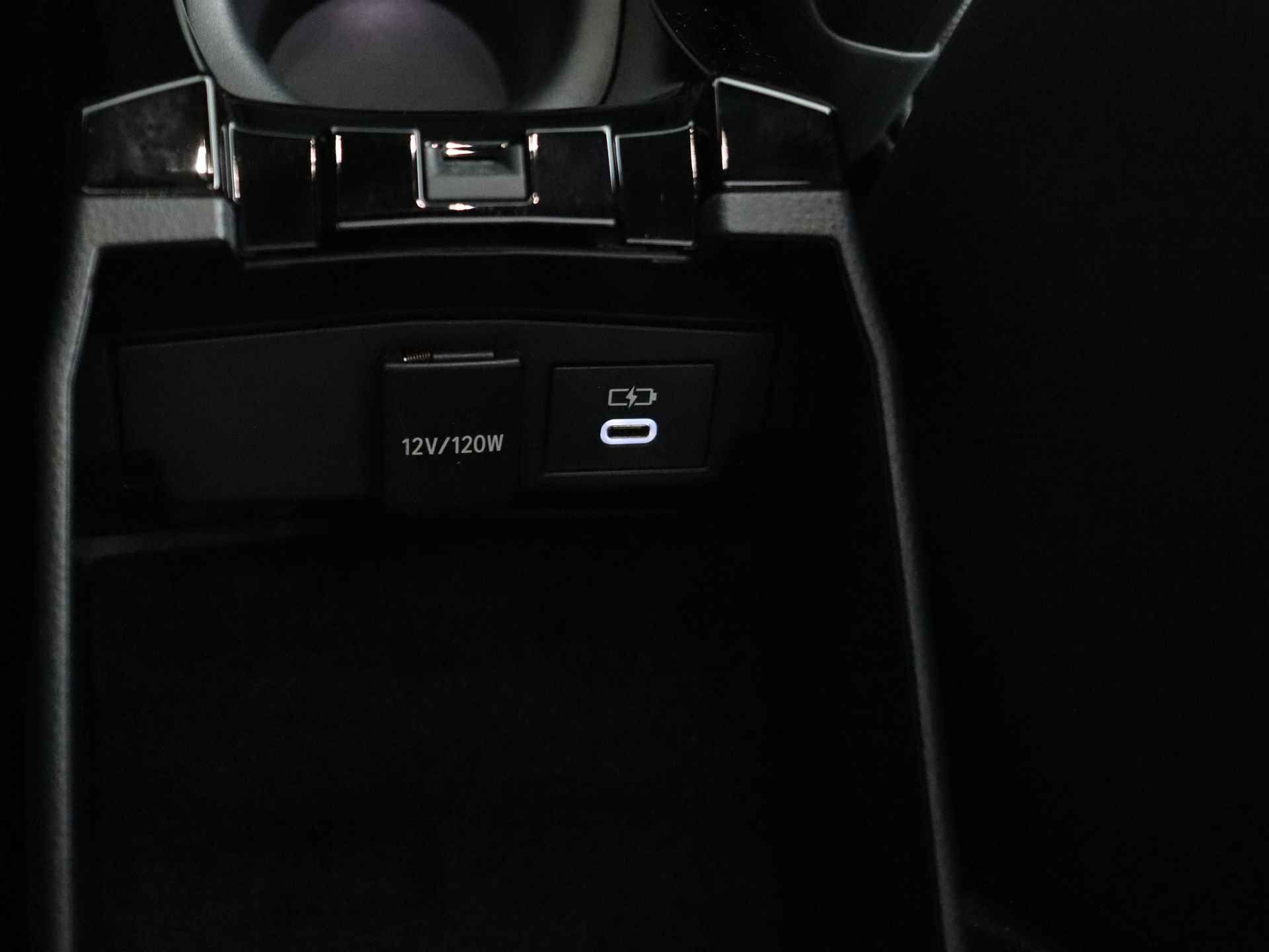 Toyota Corolla Touring Sports 2.0 High Power Hybrid GR Sport Plus | Panoramadak | JBL | Head-Up Display | Cloud Navigatie | Elektrische achterklep | Leder | - 36/44