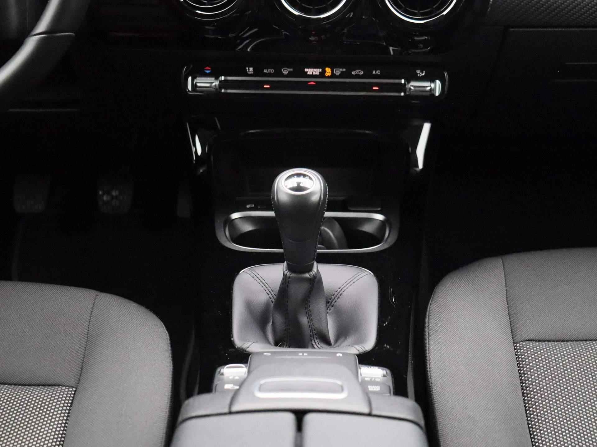 Mercedes-Benz A-klasse 180 d Advantage | Navi | Cruise | PDC V+A | Keyless | Camera | Wide Screen | Comfortstoelen | Style Pack | - 10/41