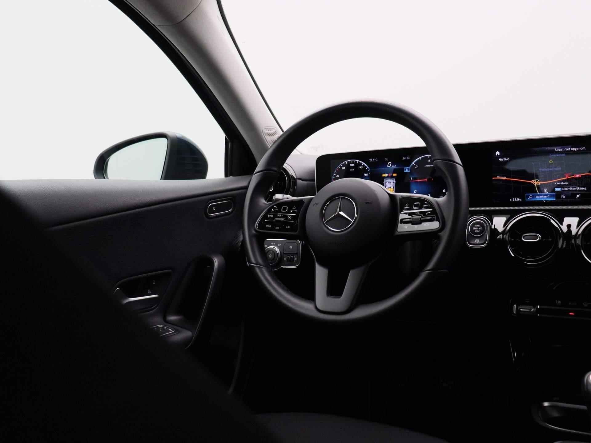 Mercedes-Benz A-klasse 180 d Advantage | Navi | Cruise | PDC V+A | Keyless | Camera | Wide Screen | Comfortstoelen | Style Pack | - 11/41