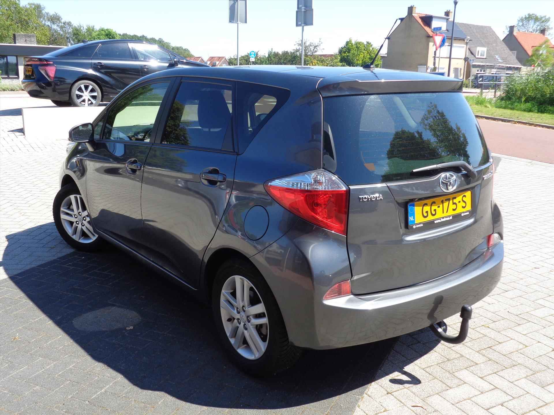 TOYOTA Verso-S 1.3 VVT-I MULTIDRIVE CVT Dynamic | TREKHAAK | PANORAMADAK | NAVIGATIE - 5/20