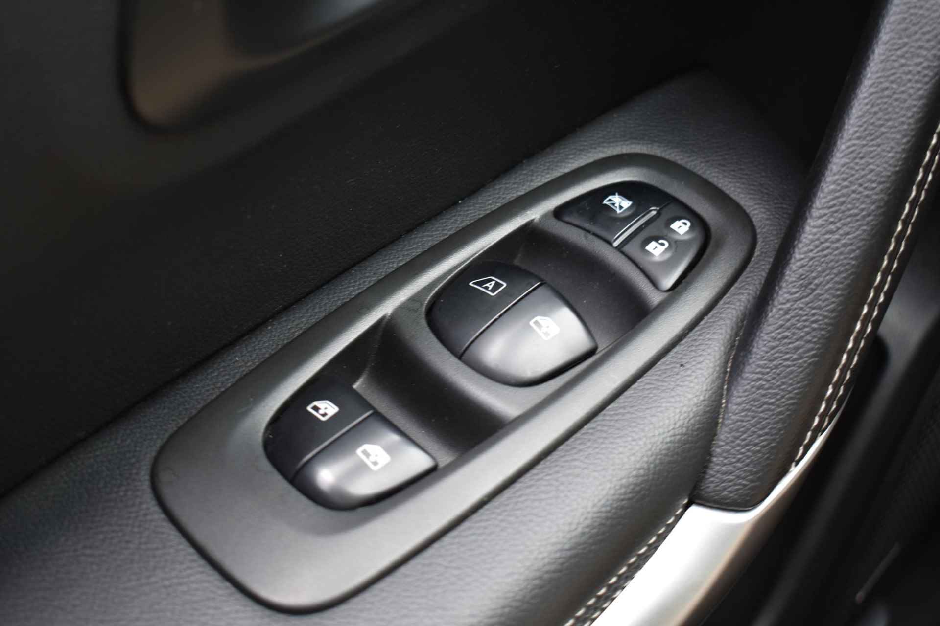 Renault Kadjar 1.2 TCe Bose 130pk | Automaat | Navigatie | Parkeersensoren | Achteruitrijcamera | LED Koplampen | LMV 19'' - 35/38