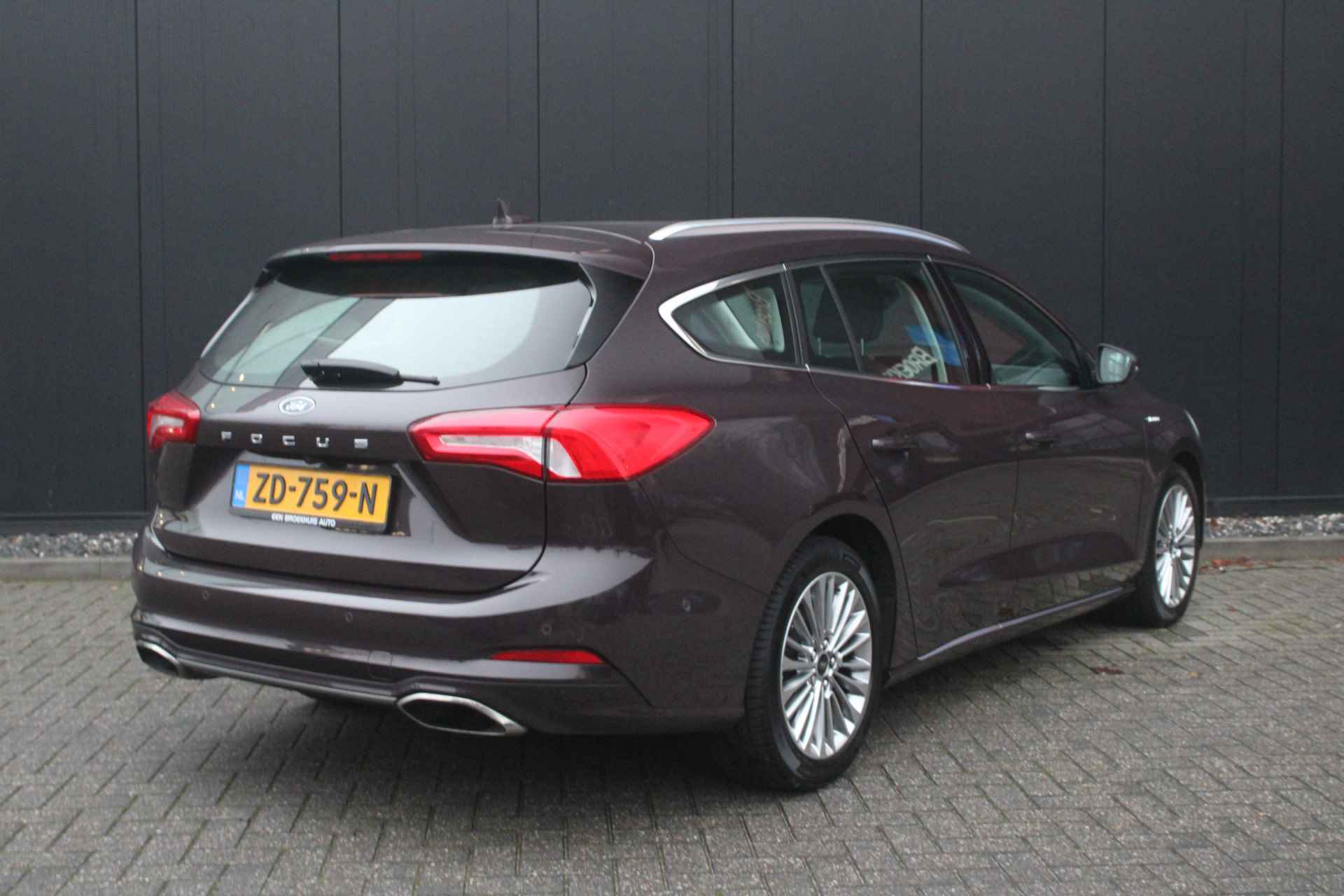 Ford Focus Wagon 1.5 150pk Vignale Automaat | Dealer o.h. | LED | Dodehoek detectie | Camera | Trekhaak | Head-up | B&O Audio | Winter-pack - 3/39