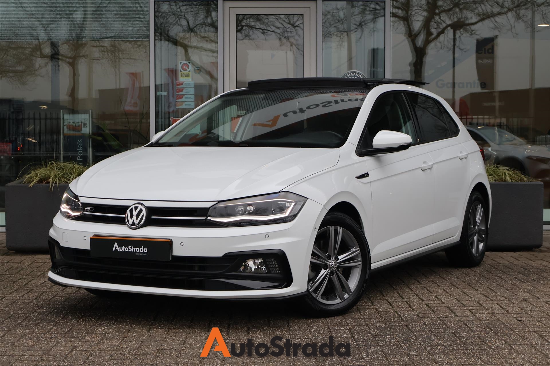 Volkswagen Polo 1.0 TSI Highline R-LINE 115pk I Carplay | Pano I Virtual I LED I Navi I Stoelverwarming