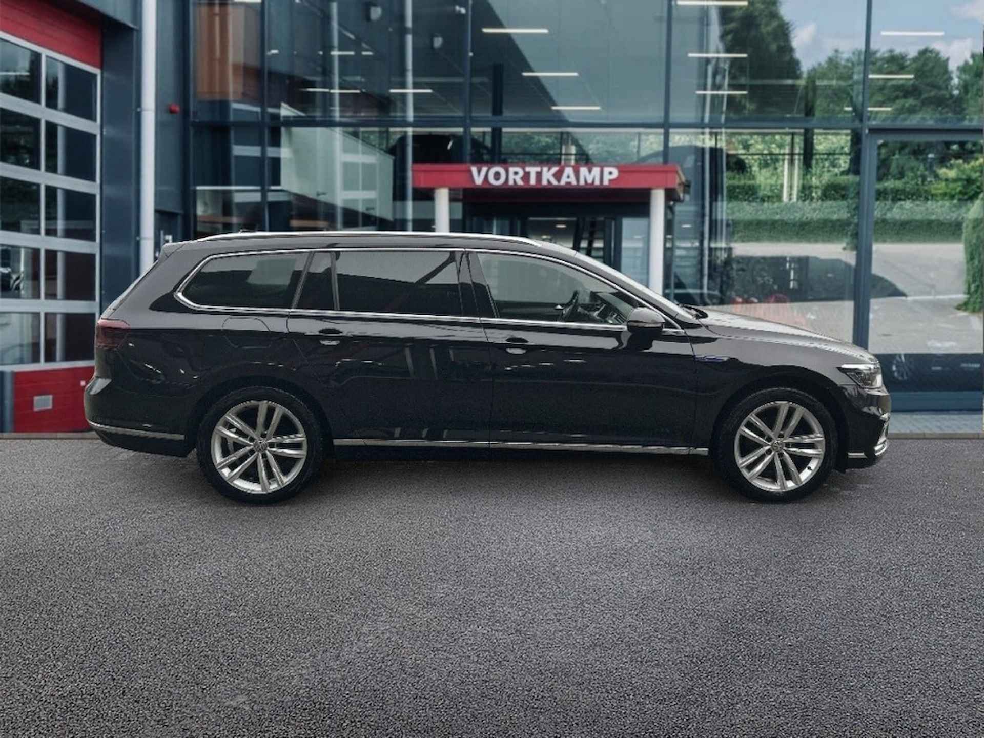 VOLKSWAGEN Passat Variant 1.4 TSI DSG GTE TREKHAAK/CAMERA/NAVI/CARPLAY/ACC/STOELVERW - 4/27