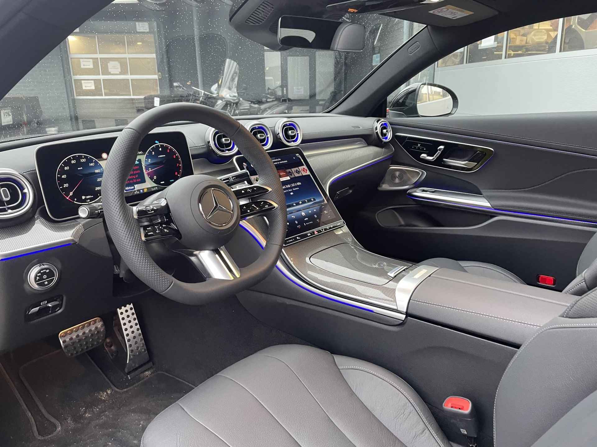 Mercedes-Benz CLE Coupé 200 AMG Line | Premium | Nightpakket | Panoramadak | 360° Camera | Sfeerverlichting | Burmester | Memorystoelen Verwarmd | Rijassistentiepakket Plus | Apple & Android Carplay - 3/26