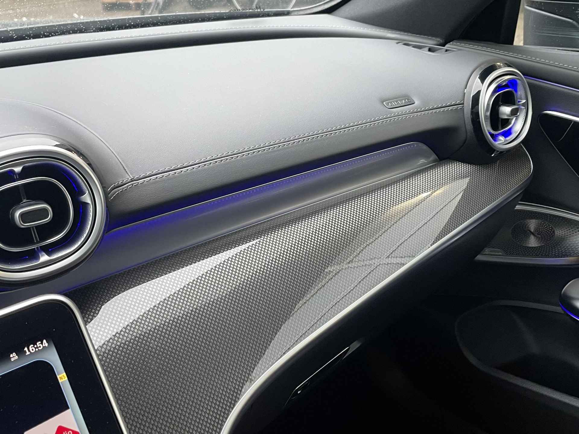 Mercedes-Benz CLE Coupé 200 AMG Line | Premium | Nightpakket | Panoramadak | 360° Camera | Sfeerverlichting | Burmester | Memorystoelen Verwarmd | Rijassistentiepakket Plus | Apple & Android Carplay - 18/26