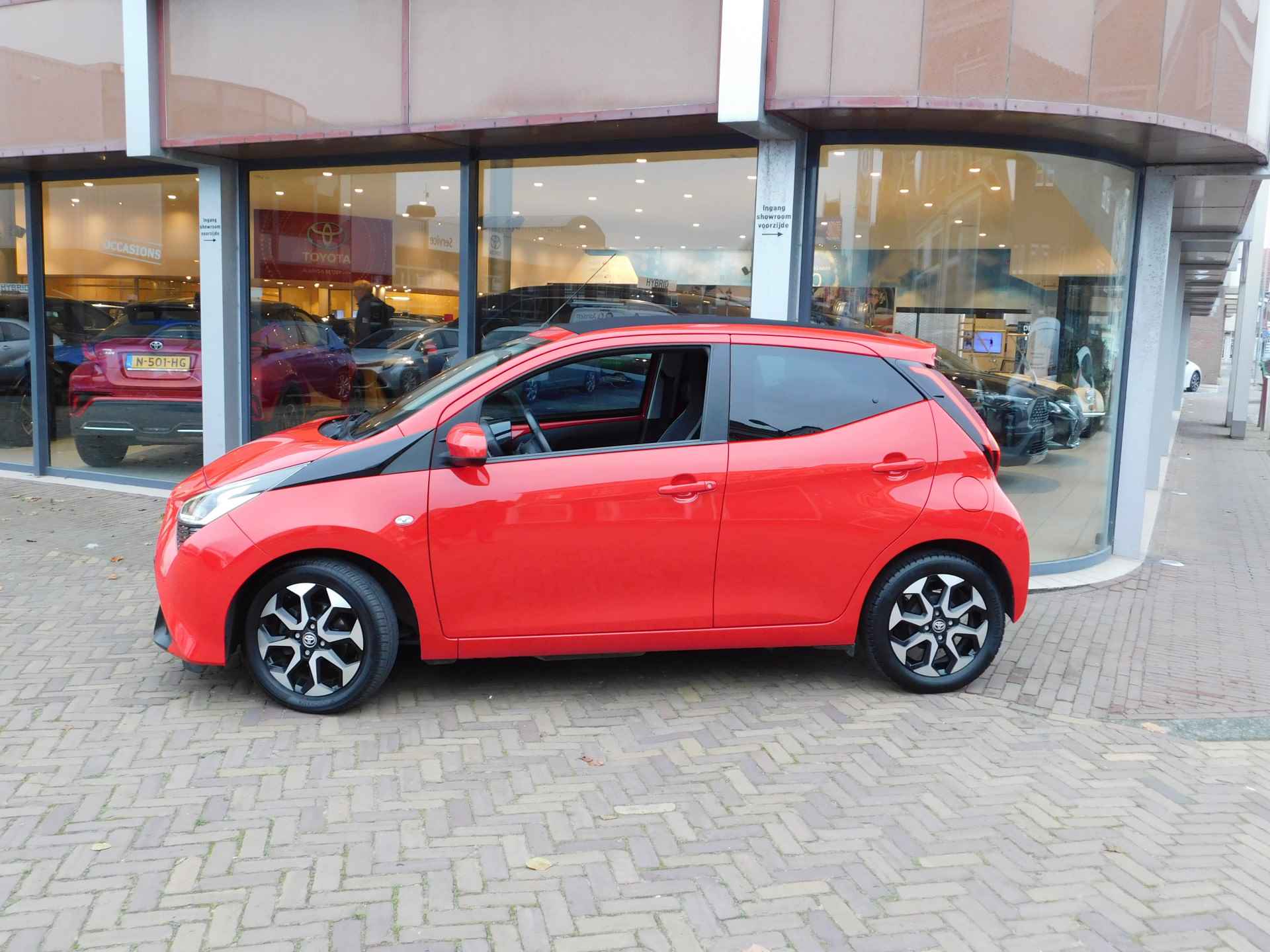 Toyota Aygo 1.0 VVT-i x-cite | Open Dak | Apple Carplay Android Auto| - 4/42