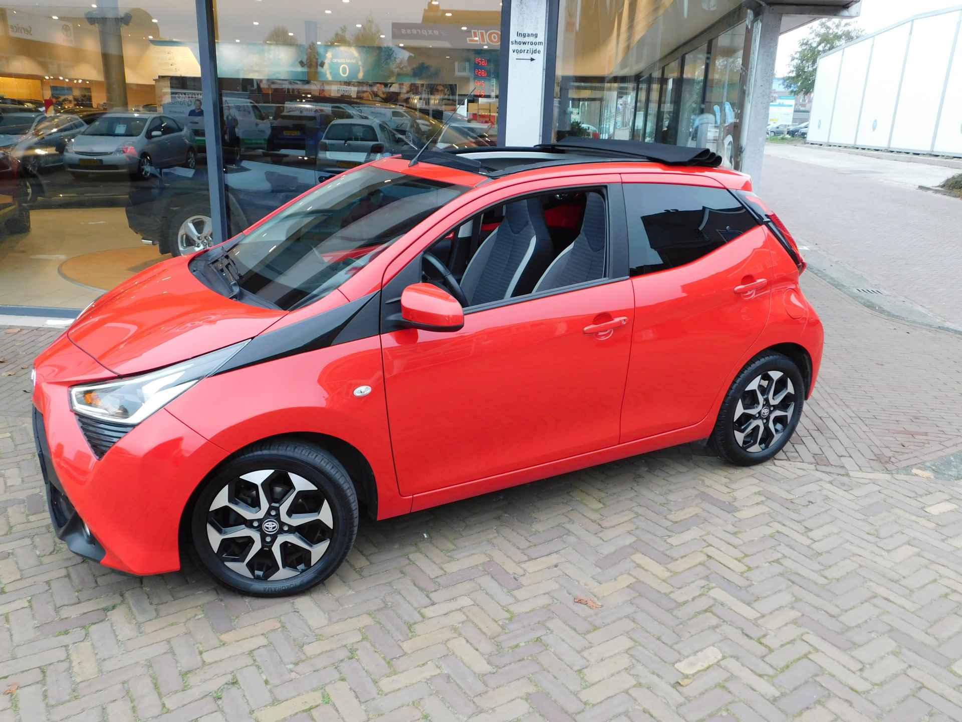 Toyota Aygo 1.0 VVT-i x-cite | Open Dak | Apple Carplay Android Auto| - 16/42