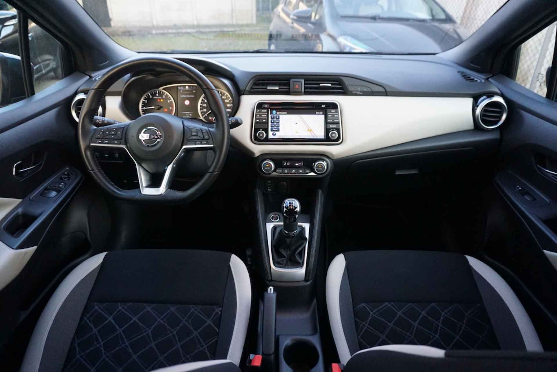 Nissan Micra 0.9 IG-T N-Connecta Keyless | NAP | Navigatie | Clima - 8/26