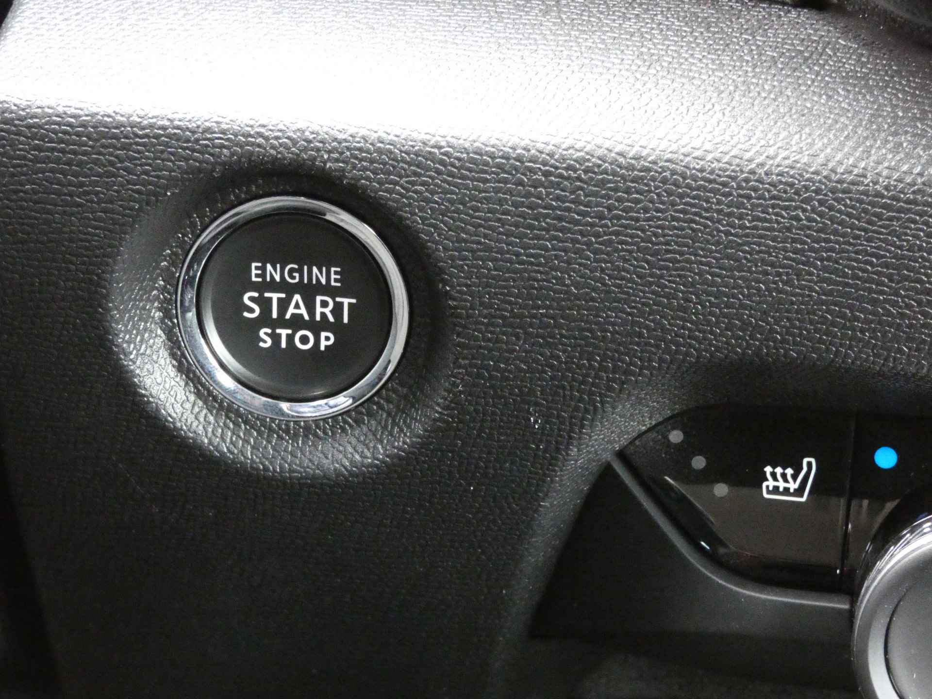 Citroën Ë-C4 Shine 50 kWh Camera |Stoelverwarming | 3-FaseLaden | Navigatie | Parkeercamera - 28/45