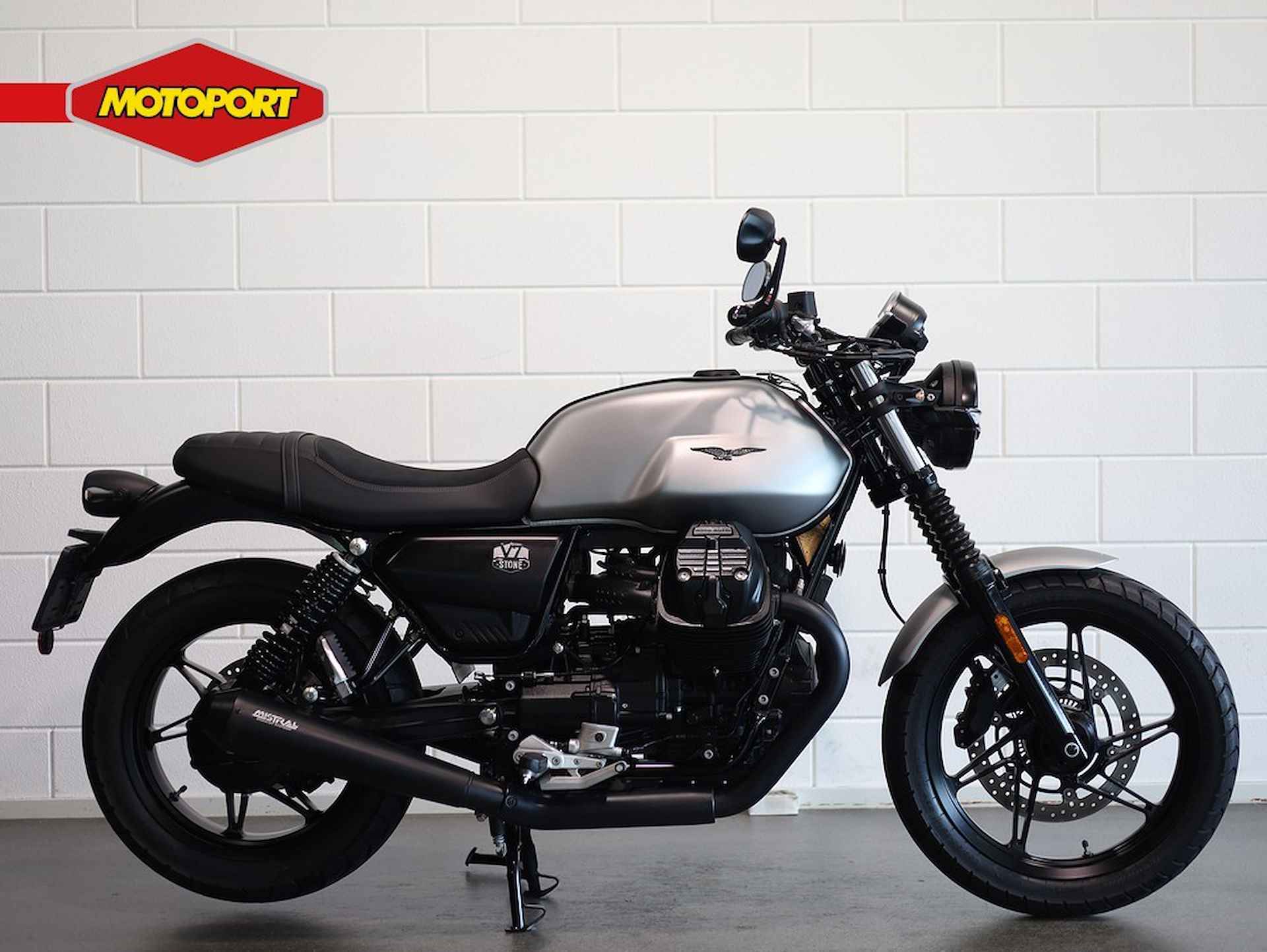 Moto Guzzi V 7 Stone - 1/15