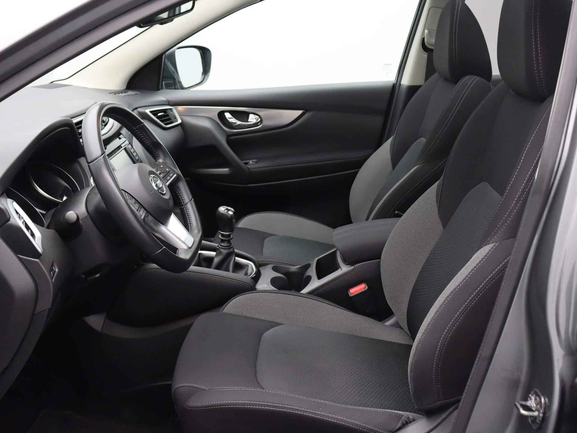 Nissan Qashqai 116PK N-Connecta | Navigatie | Parkeersensoren met rondom Camera's | Climate Control | Cruise Control | Panoramadak | - 19/37