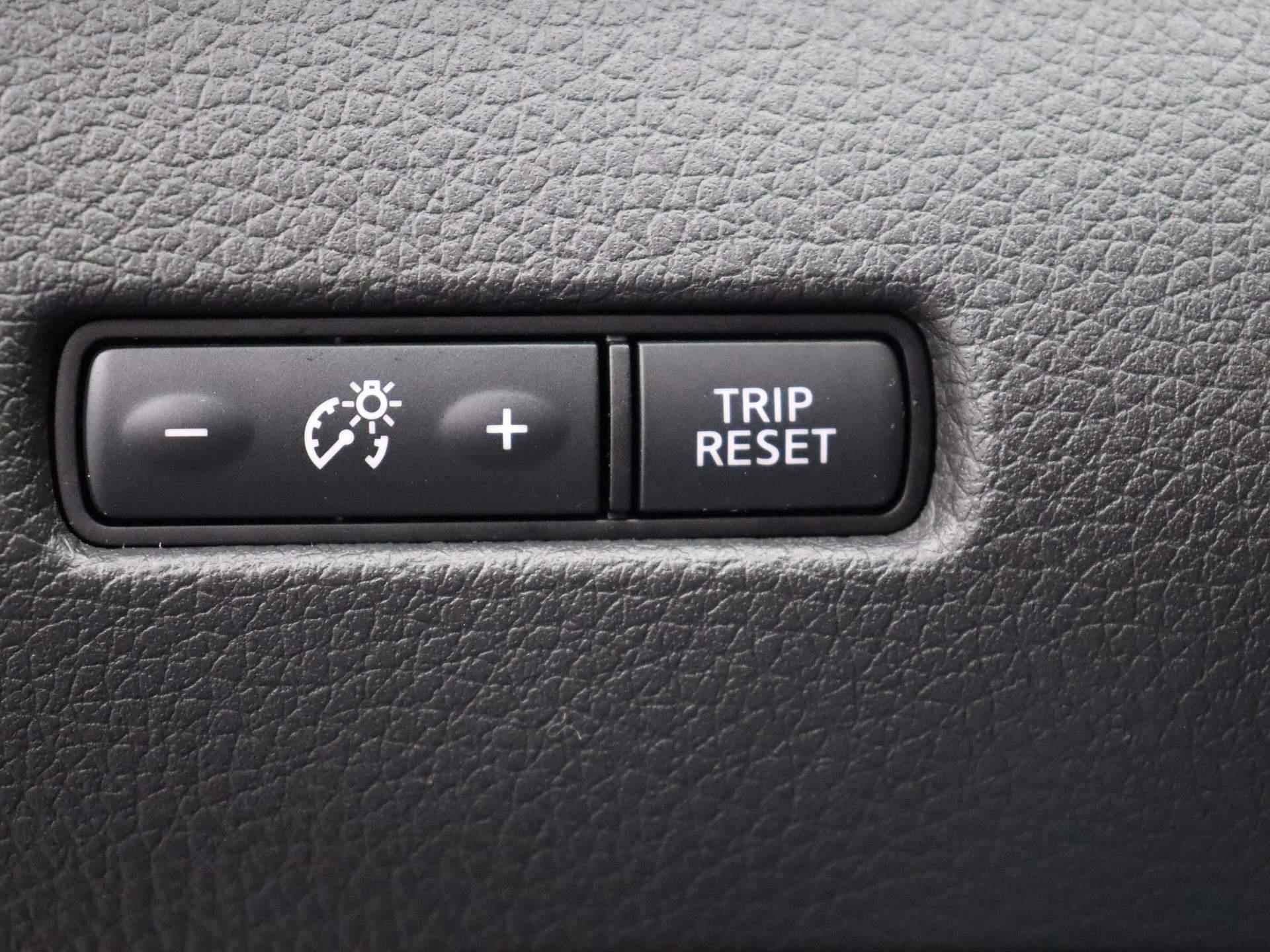 Nissan Qashqai 116PK N-Connecta | Navigatie | Parkeersensoren met rondom Camera's | Climate Control | Cruise Control | Panoramadak | - 23/37