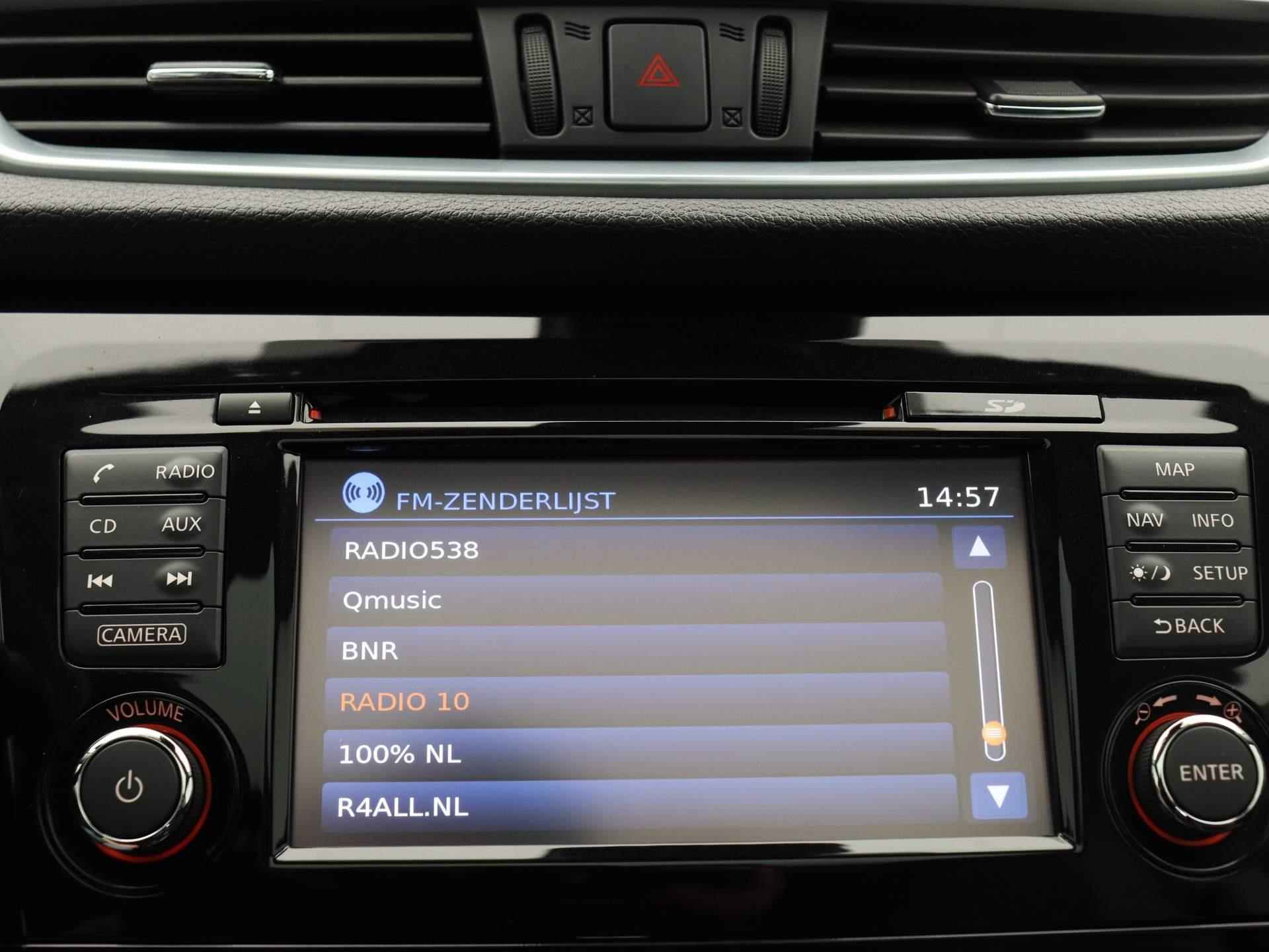Nissan Qashqai 116PK N-Connecta | Navigatie | Parkeersensoren met rondom Camera's | Climate Control | Cruise Control | Panoramadak | - 31/37