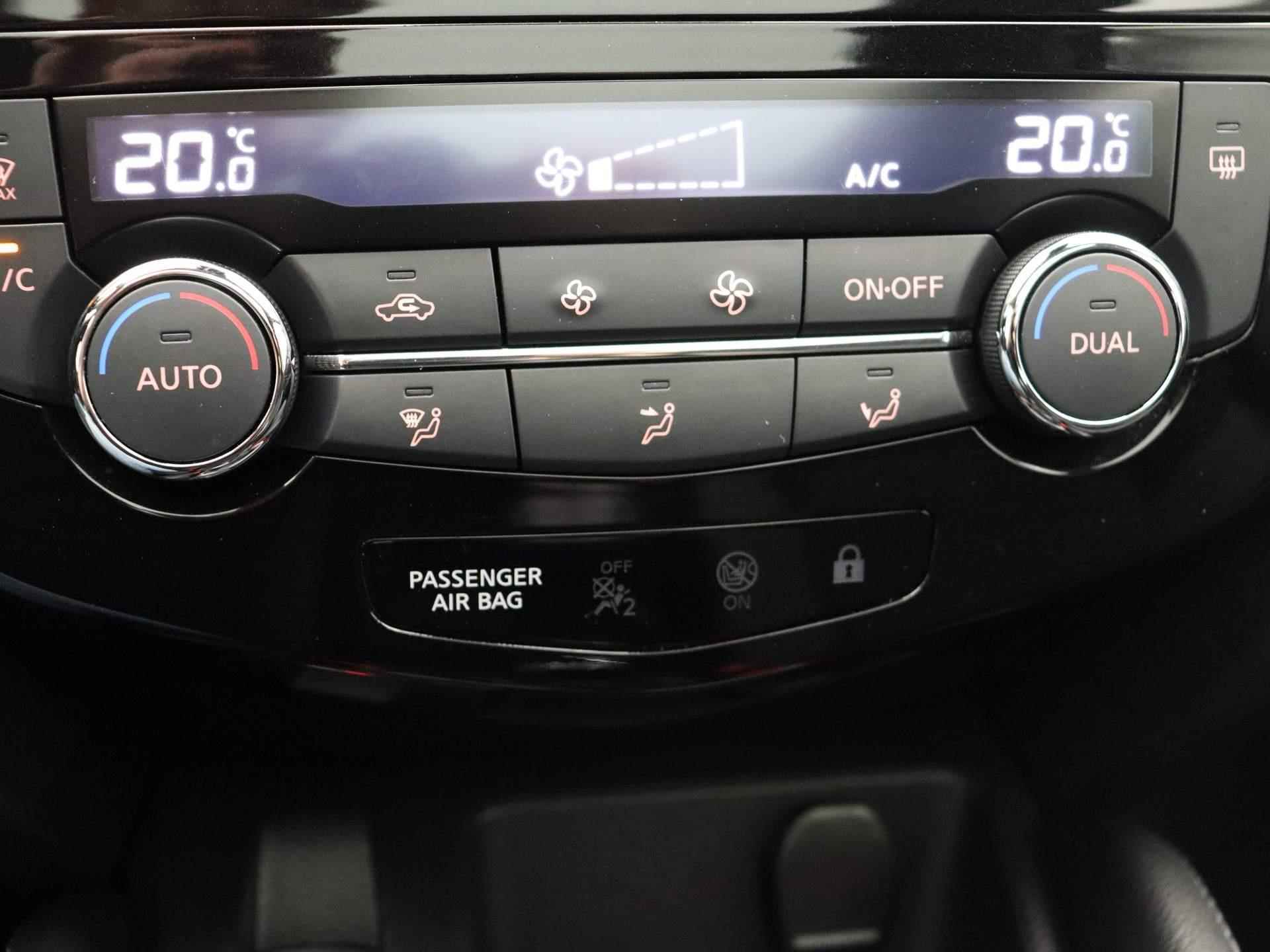 Nissan Qashqai 116PK N-Connecta | Navigatie | Parkeersensoren met rondom Camera's | Climate Control | Cruise Control | Panoramadak | - 32/37
