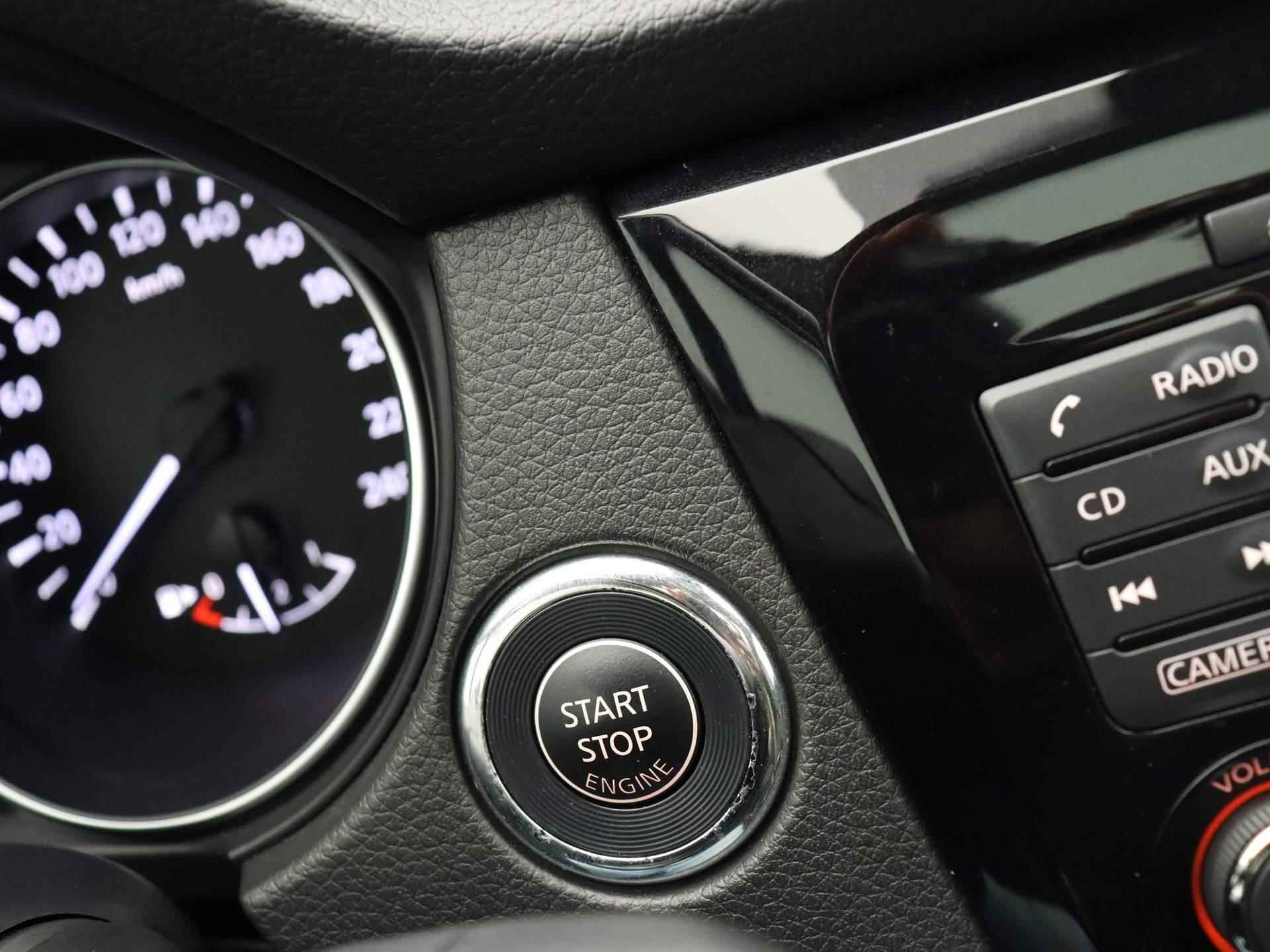Nissan Qashqai 116PK N-Connecta | Navigatie | Parkeersensoren met rondom Camera's | Climate Control | Cruise Control | Panoramadak | - 33/37