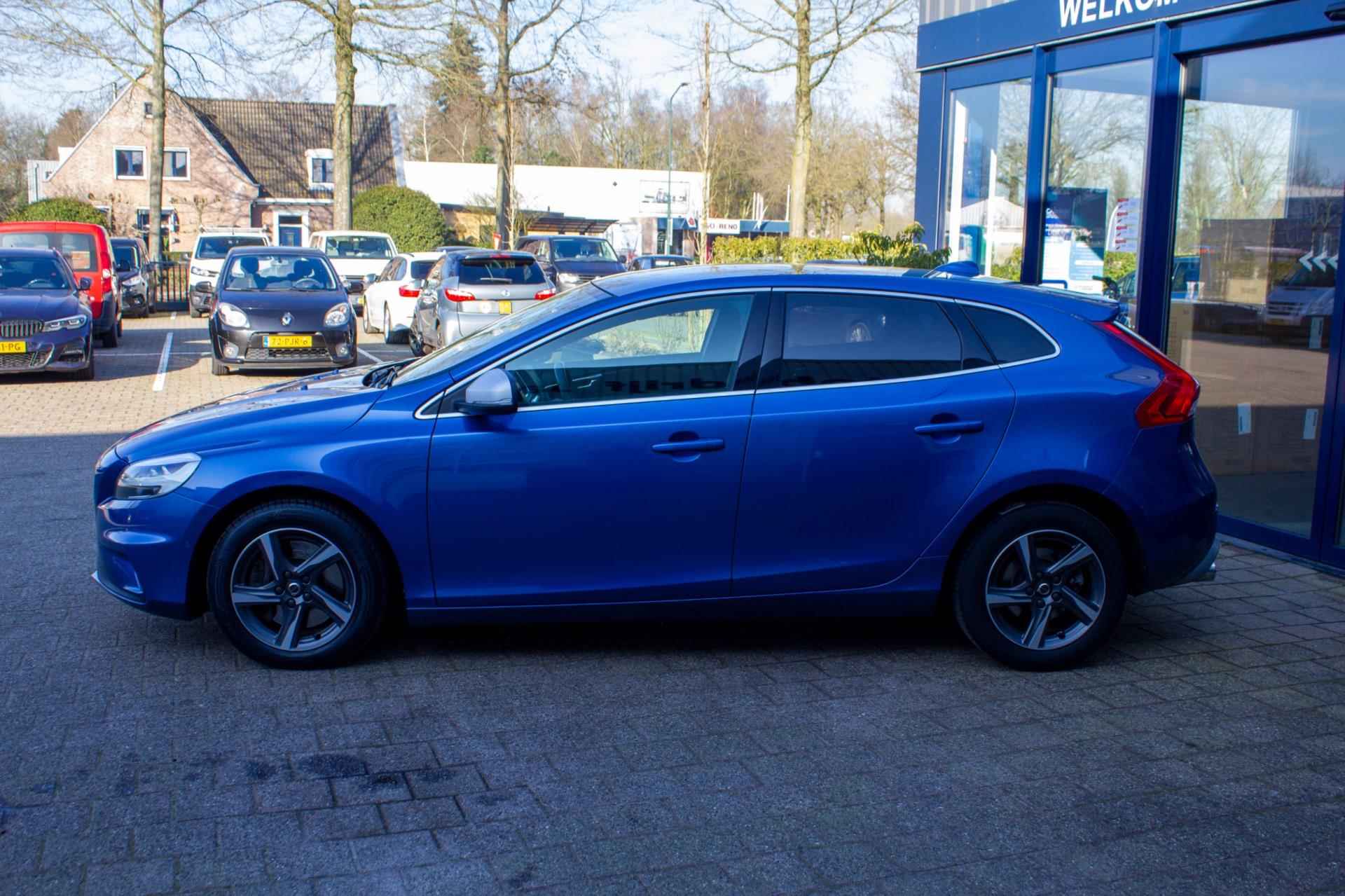 Volvo V40 2.0 D3 Business Sport | Prijs incl. 12 mnd garantie | 16"LMV Navi Camera Bluetooth Stoelverwarming Trekhaak - 6/45