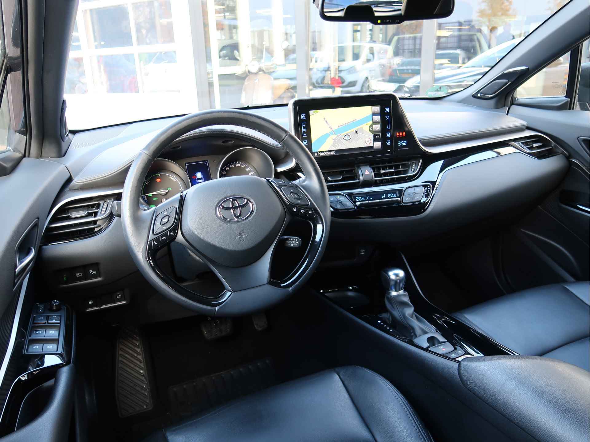 Toyota C-HR 1.8 Hybrid Business Intro | Leder | Stoelverw | JBL | Camera | Park-Assist - 10/28