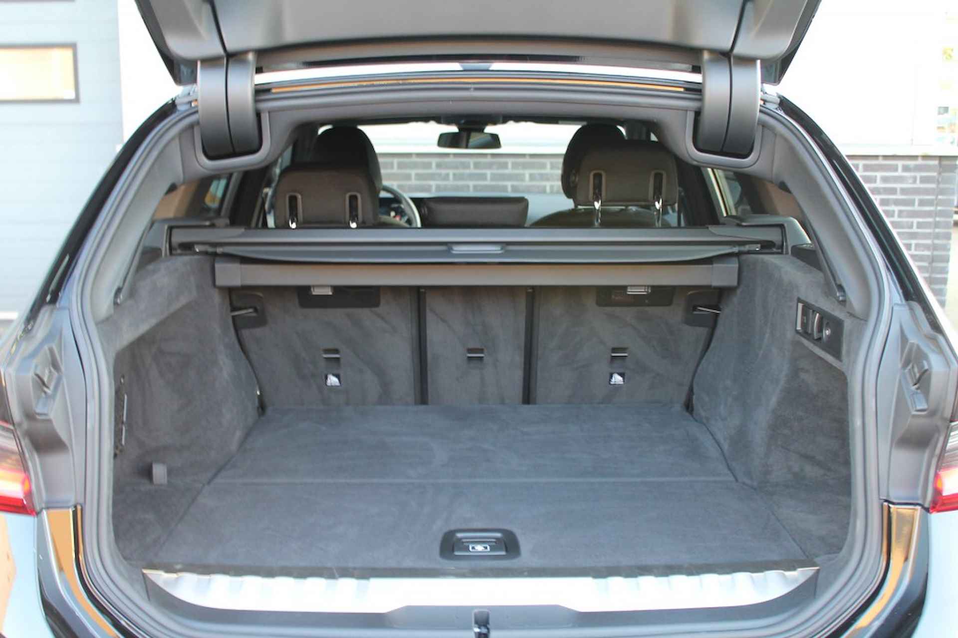 BMW 3-serie Touring 320e - Wide Screen - Elektrische stoelen + Memory - 17/51