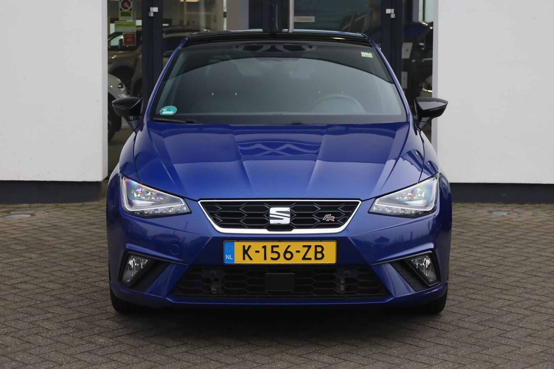 SEAT Ibiza 1.5 TSI FR Business Intense Plus 150PK / 110kW DSG, NL auto nieuw door ons geleverd en onderhouden, 1e eigenaar, panoramadak, 18" 'Performance' LMV, Full LED-verlichting, leder / alcantara stoelbekleding, winterpakket, voorstoelen verwarmbaar, adaptieve cruise control (acc), keyless start & entry, Apple Carplay / Android Auto, navigatie, draadloos telefoon lader, elektrisch verstel-, verwarm- en inklapbare buitenspiegels, privacy glas, volledig digitaal instrumentenpaneel (digital cockpit) - 3/45