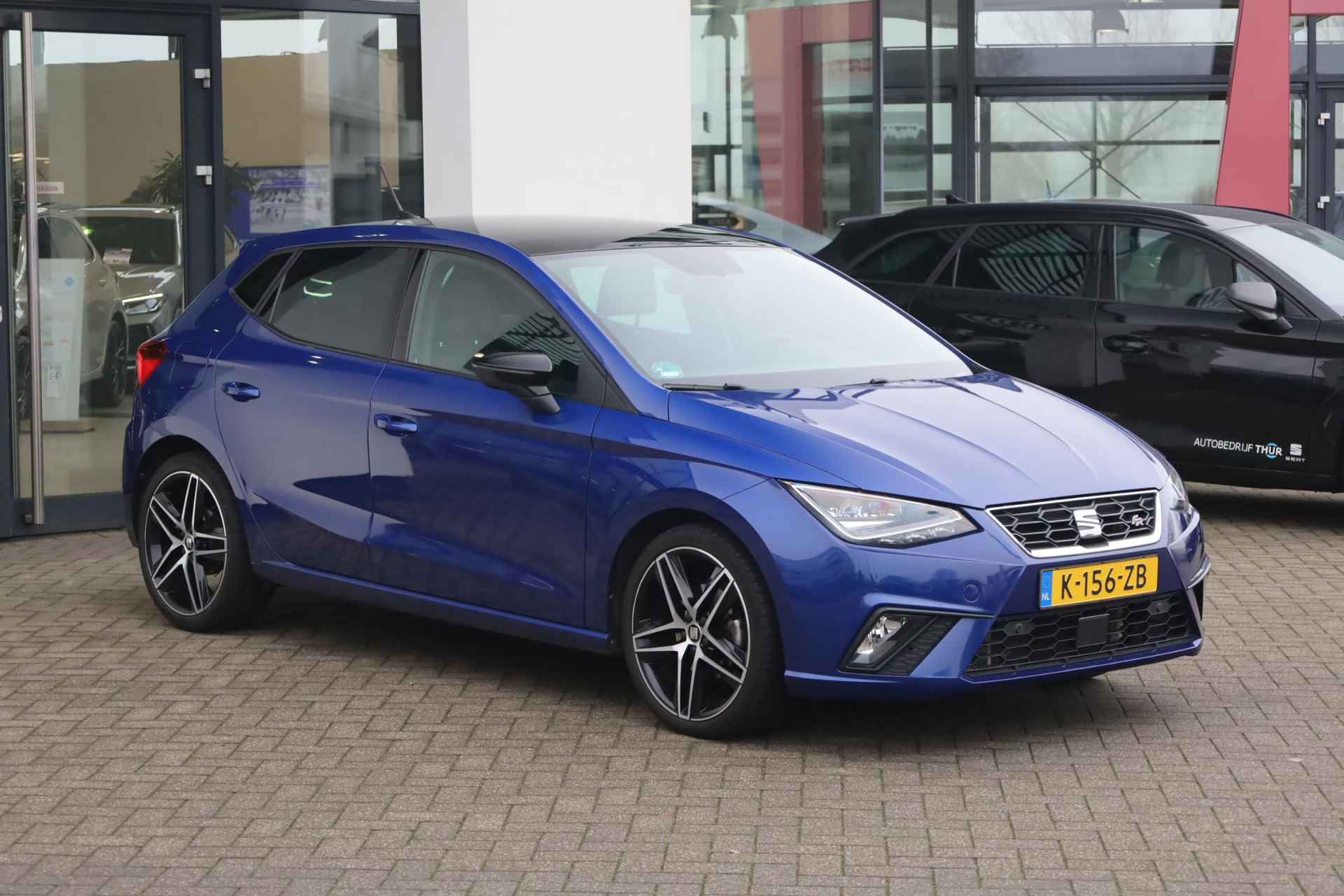 SEAT Ibiza 1.5 TSI FR Business Intense Plus 150PK / 110kW DSG, NL auto nieuw door ons geleverd en onderhouden, 1e eigenaar, panoramadak, 18" 'Performance' LMV, Full LED-verlichting, leder / alcantara stoelbekleding, winterpakket, voorstoelen verwarmbaar, adaptieve cruise control (acc), keyless start & entry, Apple Carplay / Android Auto, navigatie, draadloos telefoon lader, elektrisch verstel-, verwarm- en inklapbare buitenspiegels, privacy glas, volledig digitaal instrumentenpaneel (digital cockpit) - 5/45